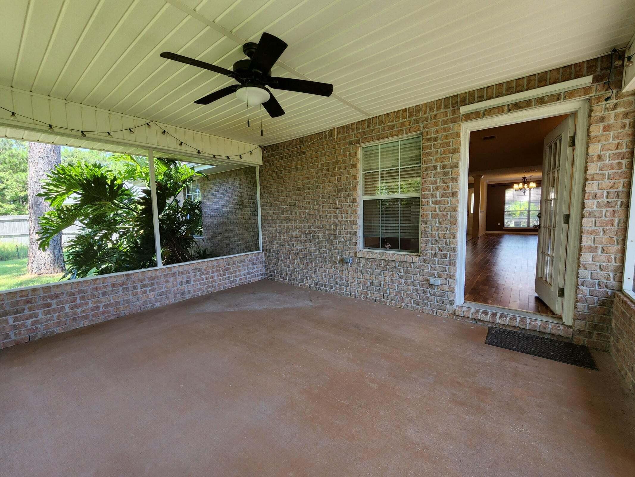 CREETWOODS - Residential Lease