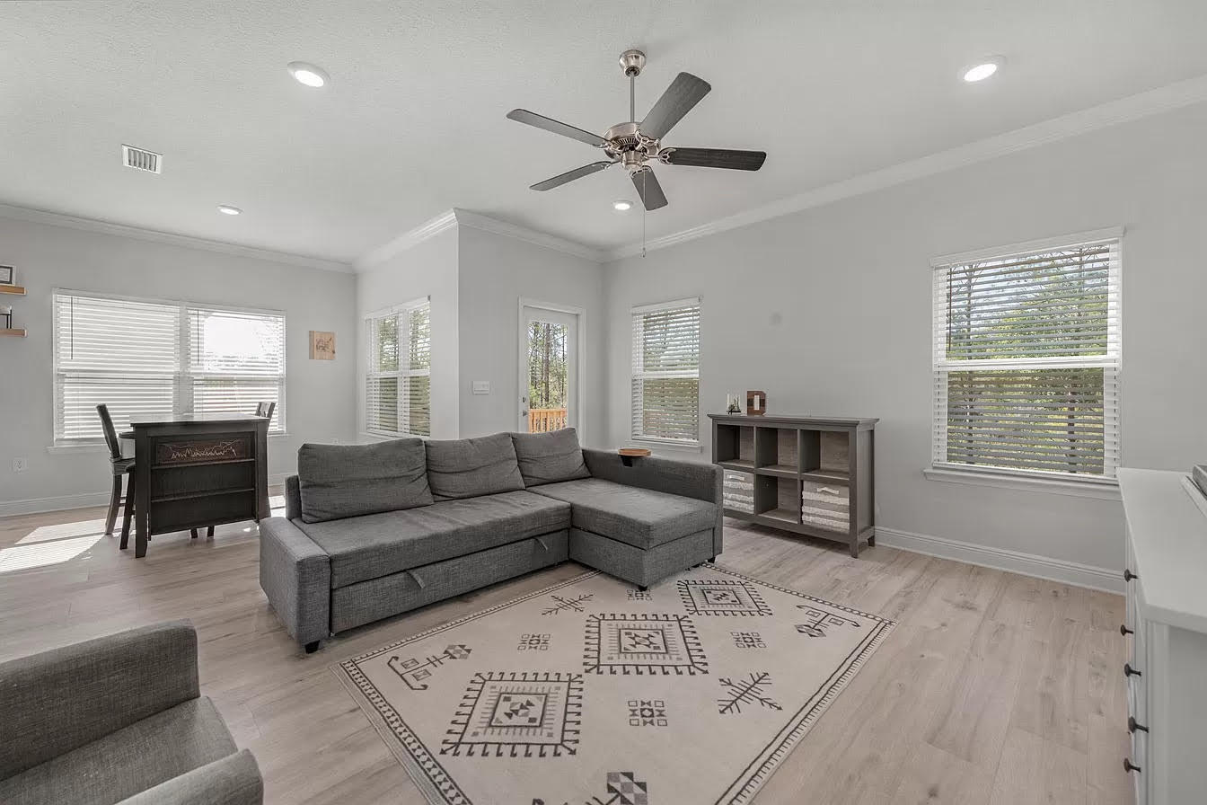 Hammock Oaks - Residential Lease