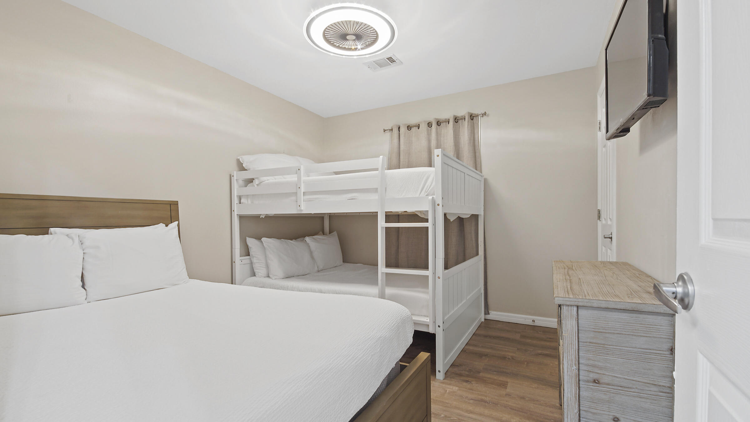 BEACHSIDE VILLAS CONDO - Residential