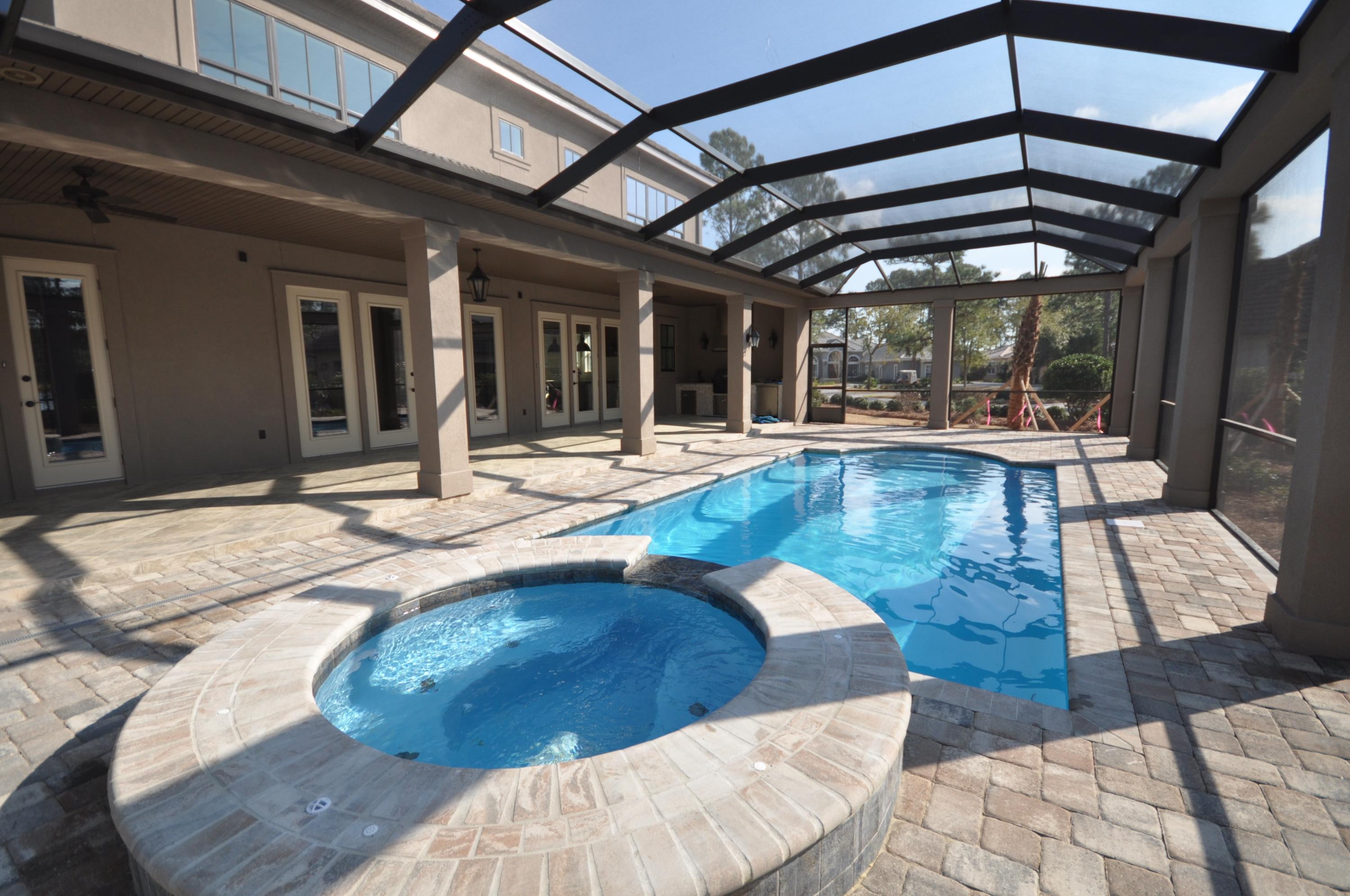 ISLAND GREEN - Residential