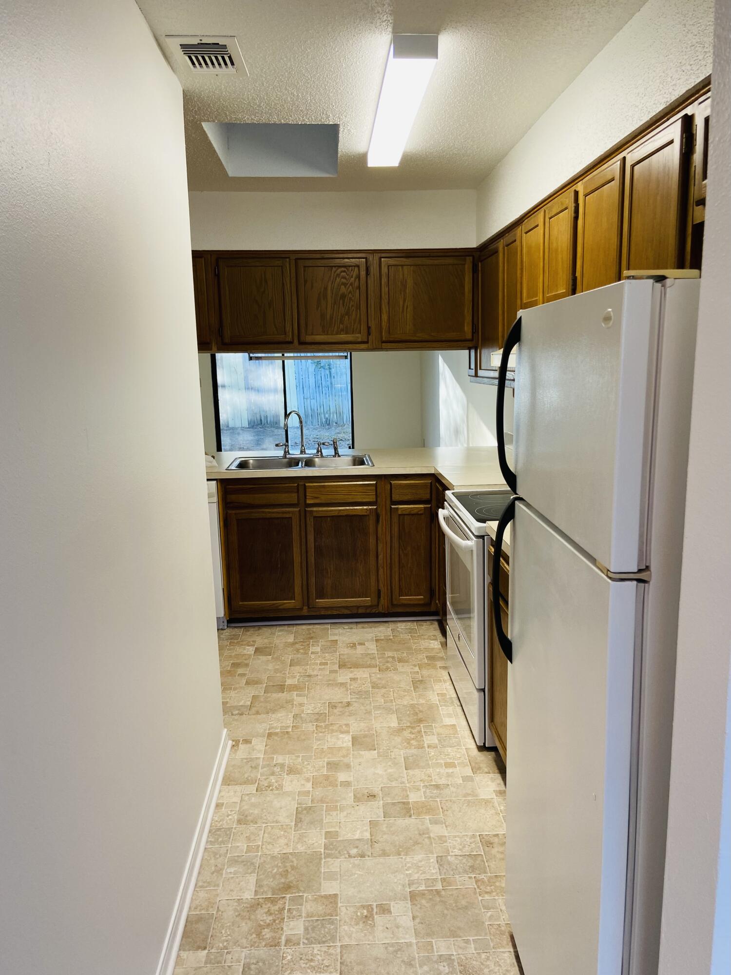 VIKING MANOR PH 1 - Residential