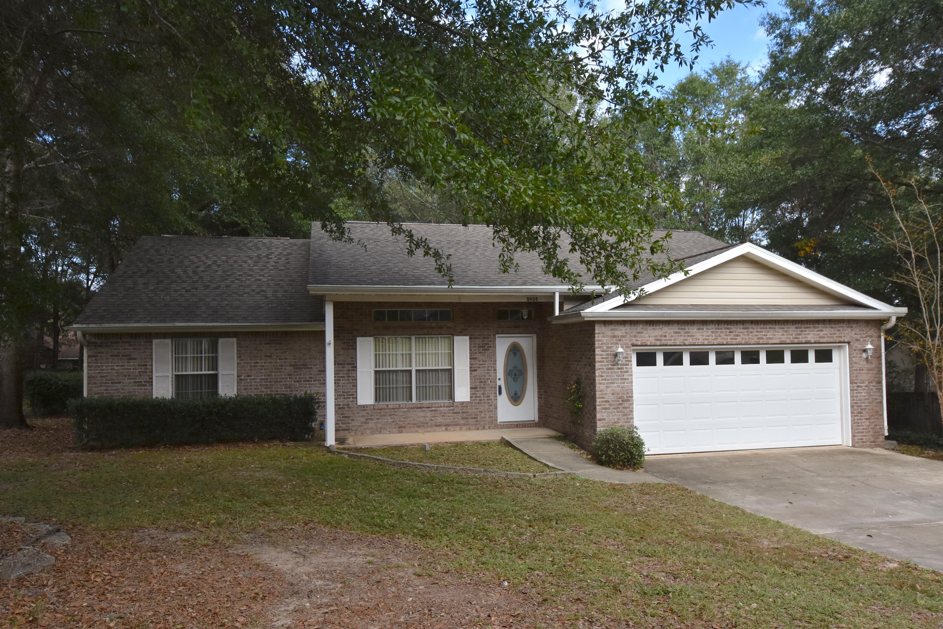 ROLLING HILLS ESTATES - Residential