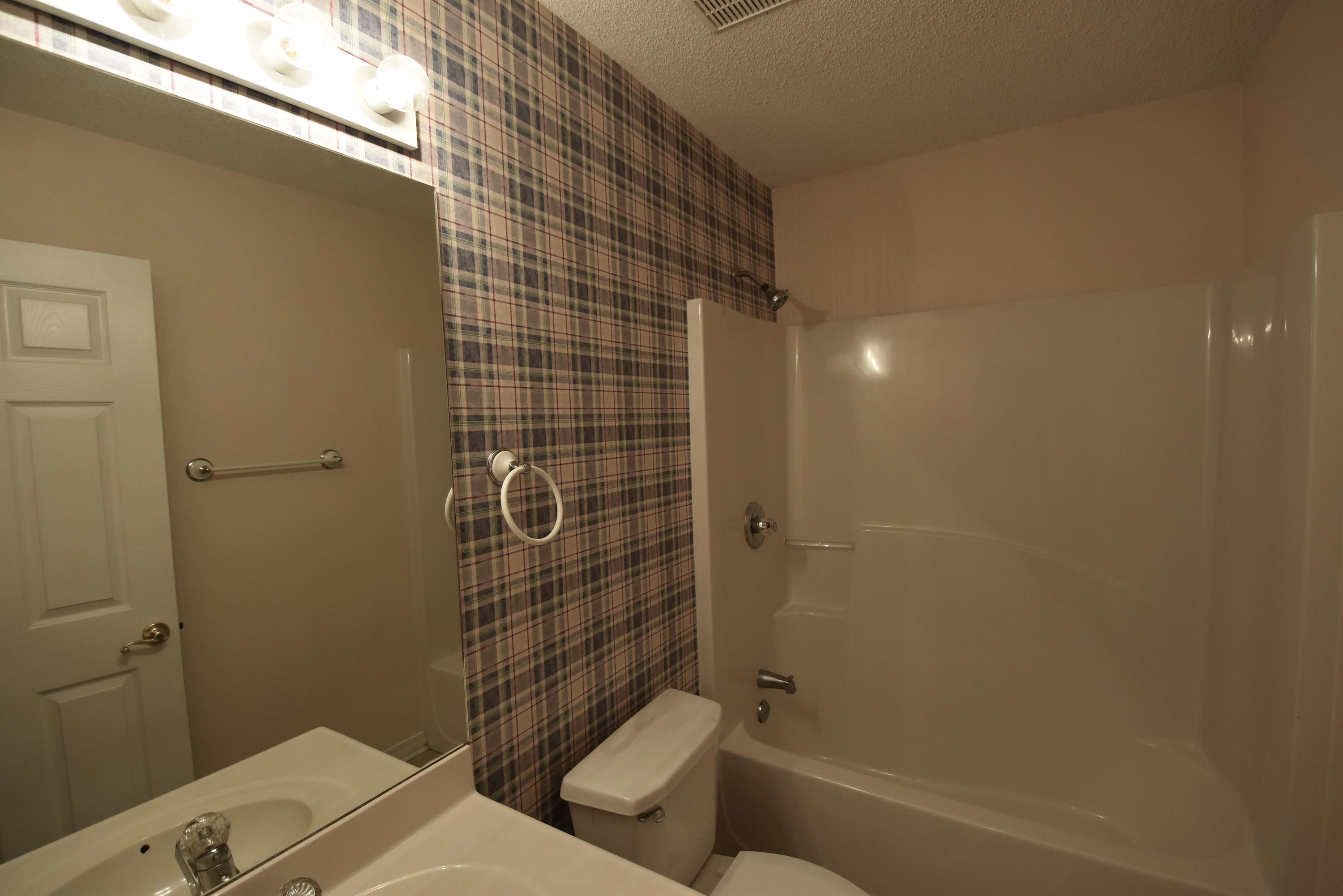 ROLLING HILLS ESTATES - Residential