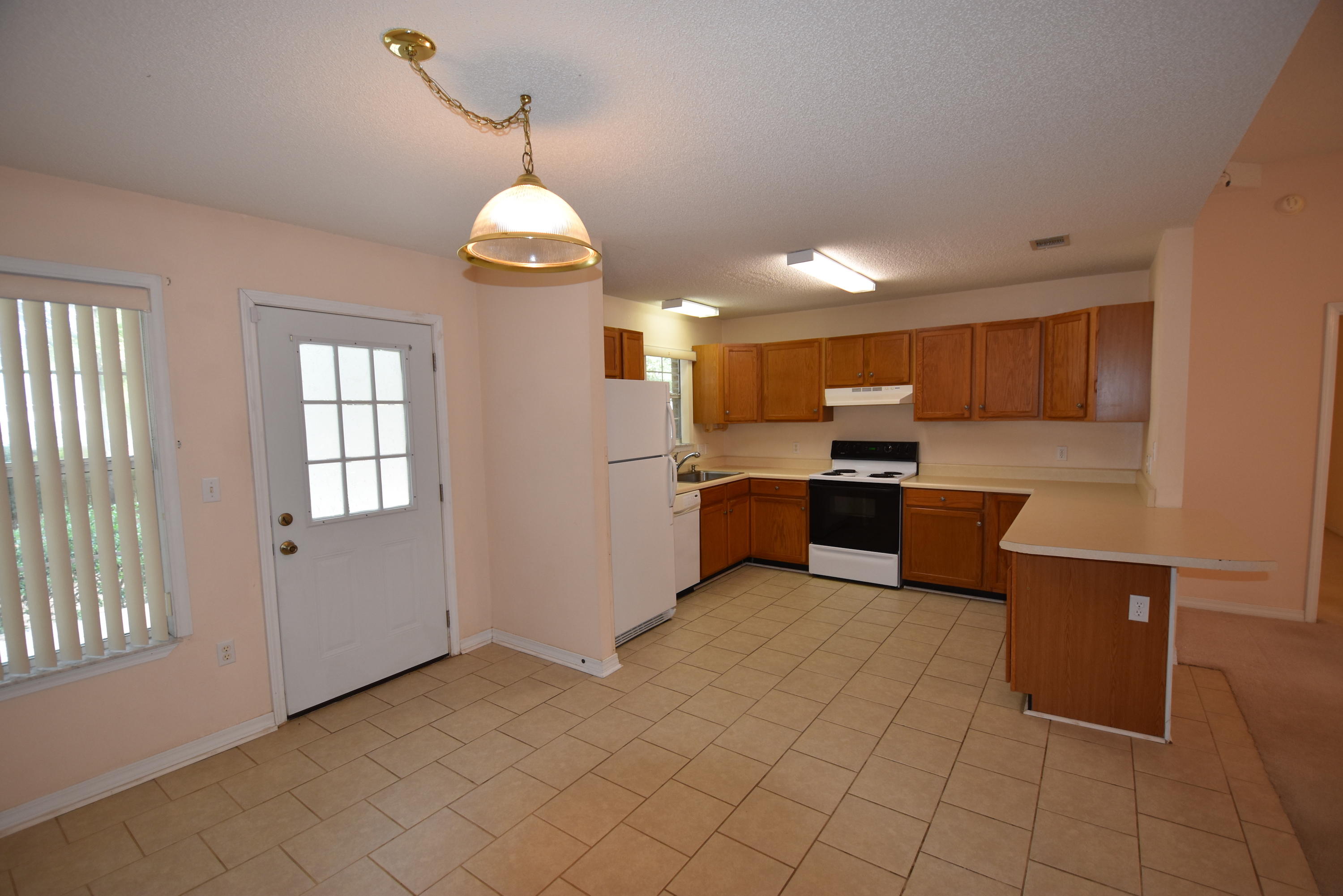 ROLLING HILLS ESTATES - Residential