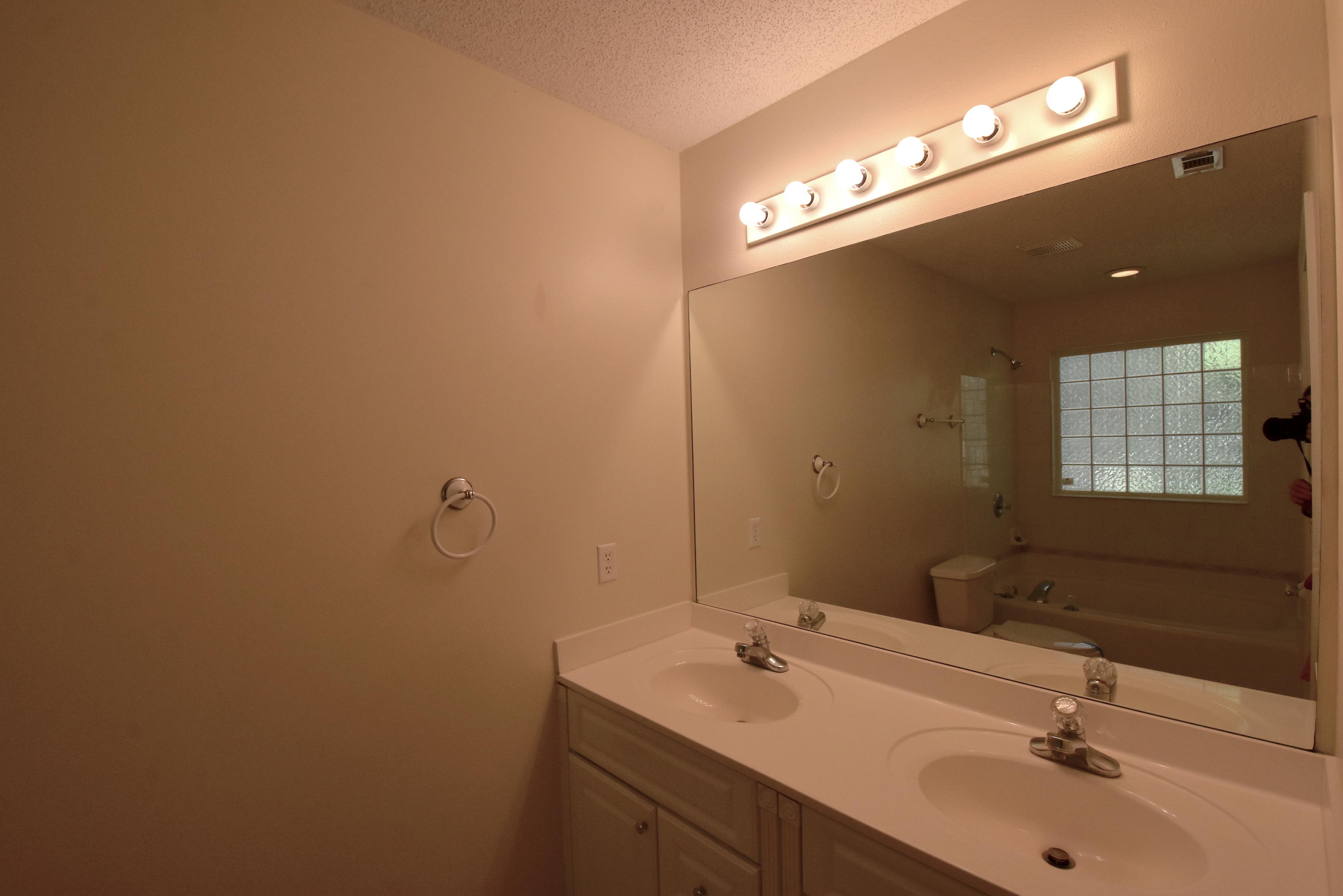 ROLLING HILLS ESTATES - Residential