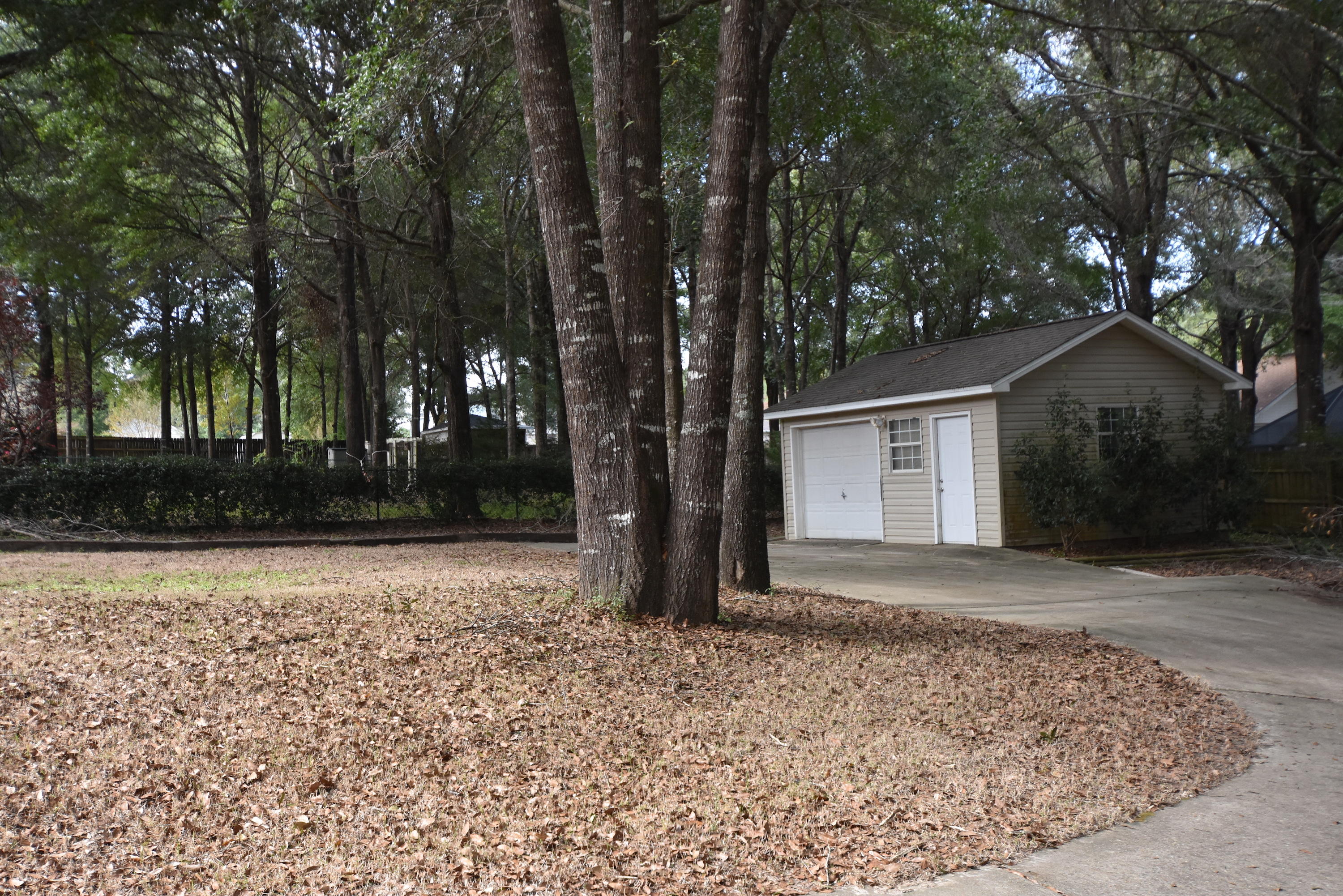 ROLLING HILLS ESTATES - Residential