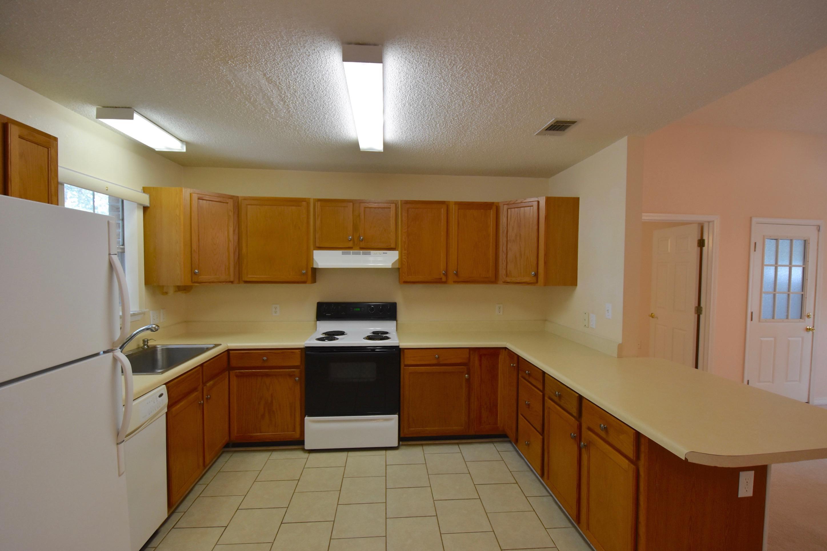 ROLLING HILLS ESTATES - Residential