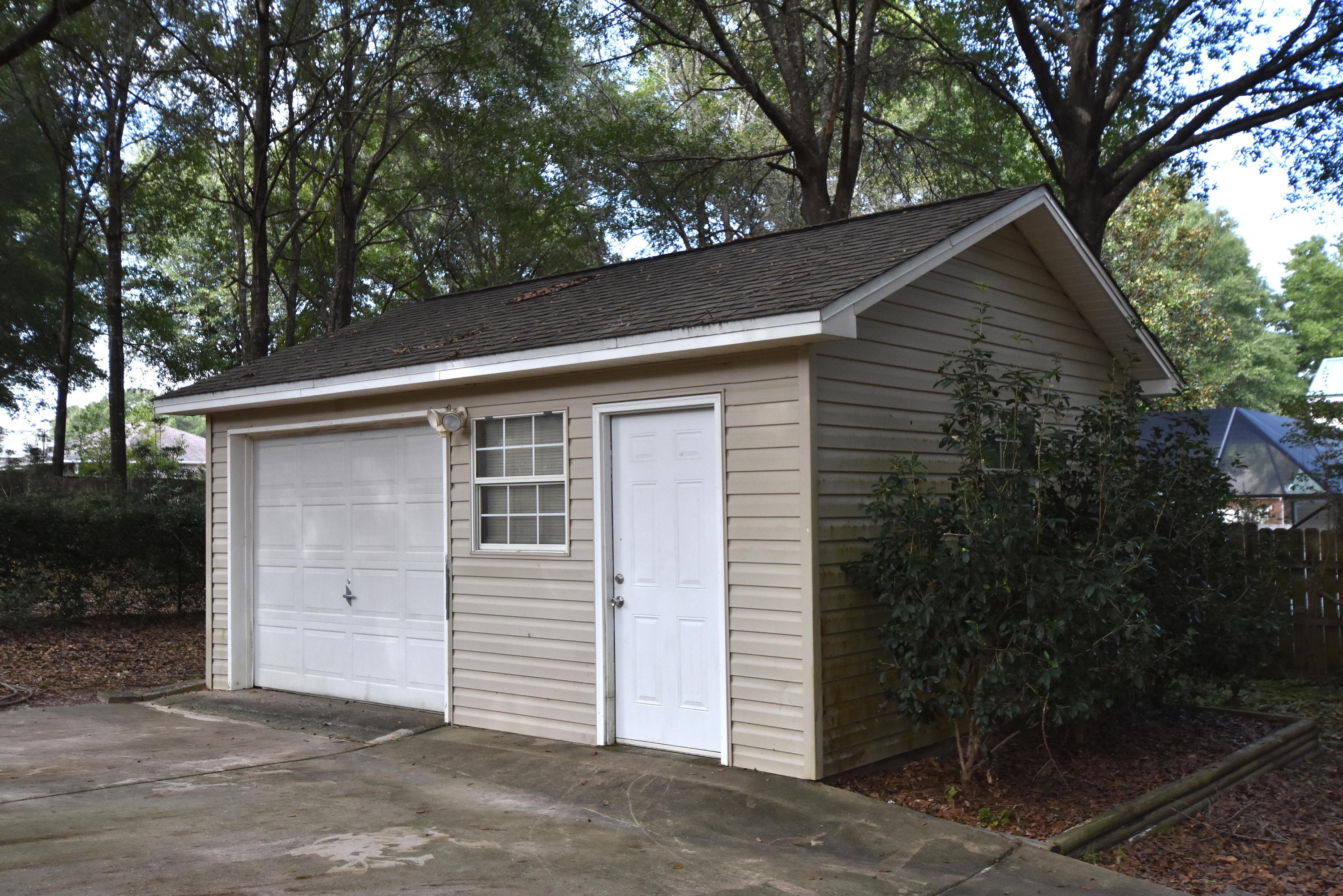 ROLLING HILLS ESTATES - Residential