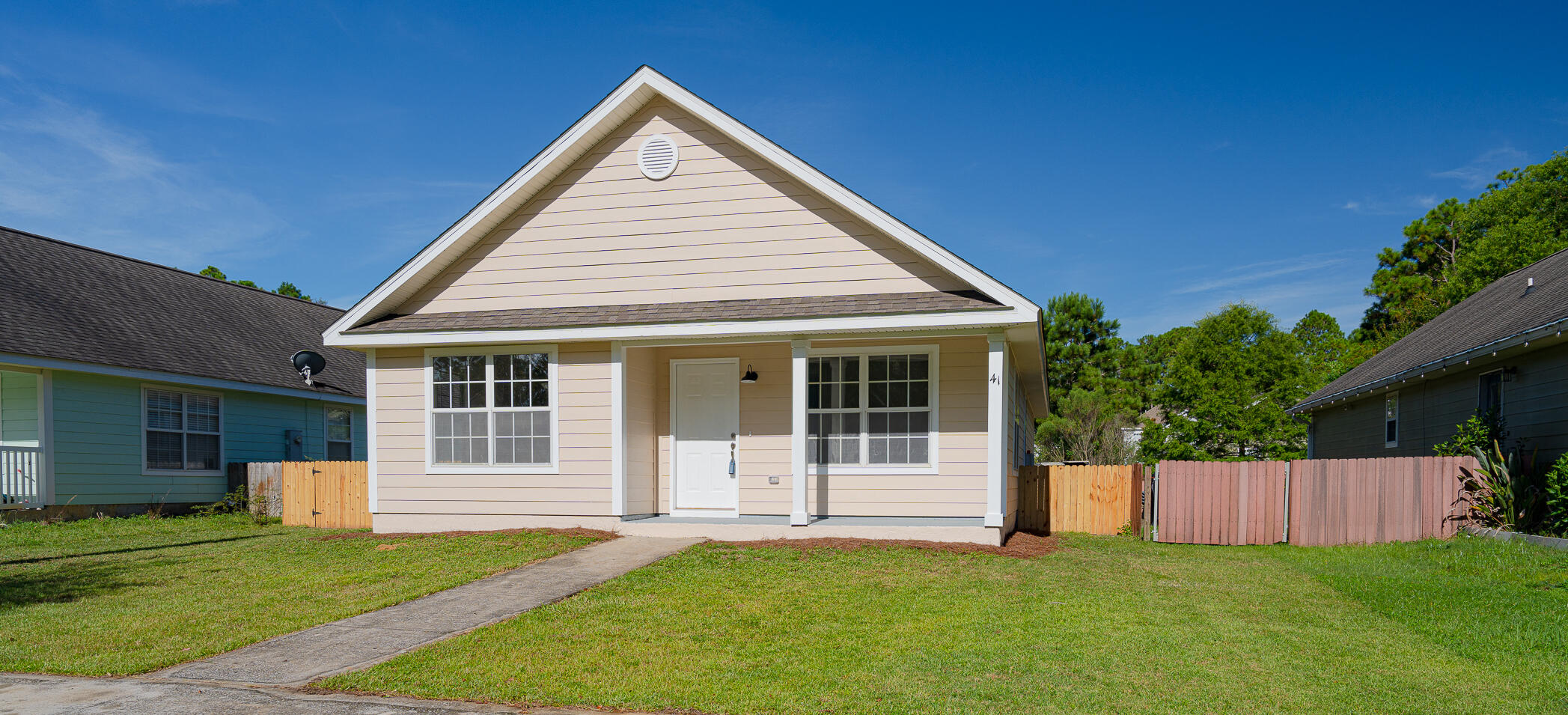 TOWN OF SANTA ROSA - Residential Lease