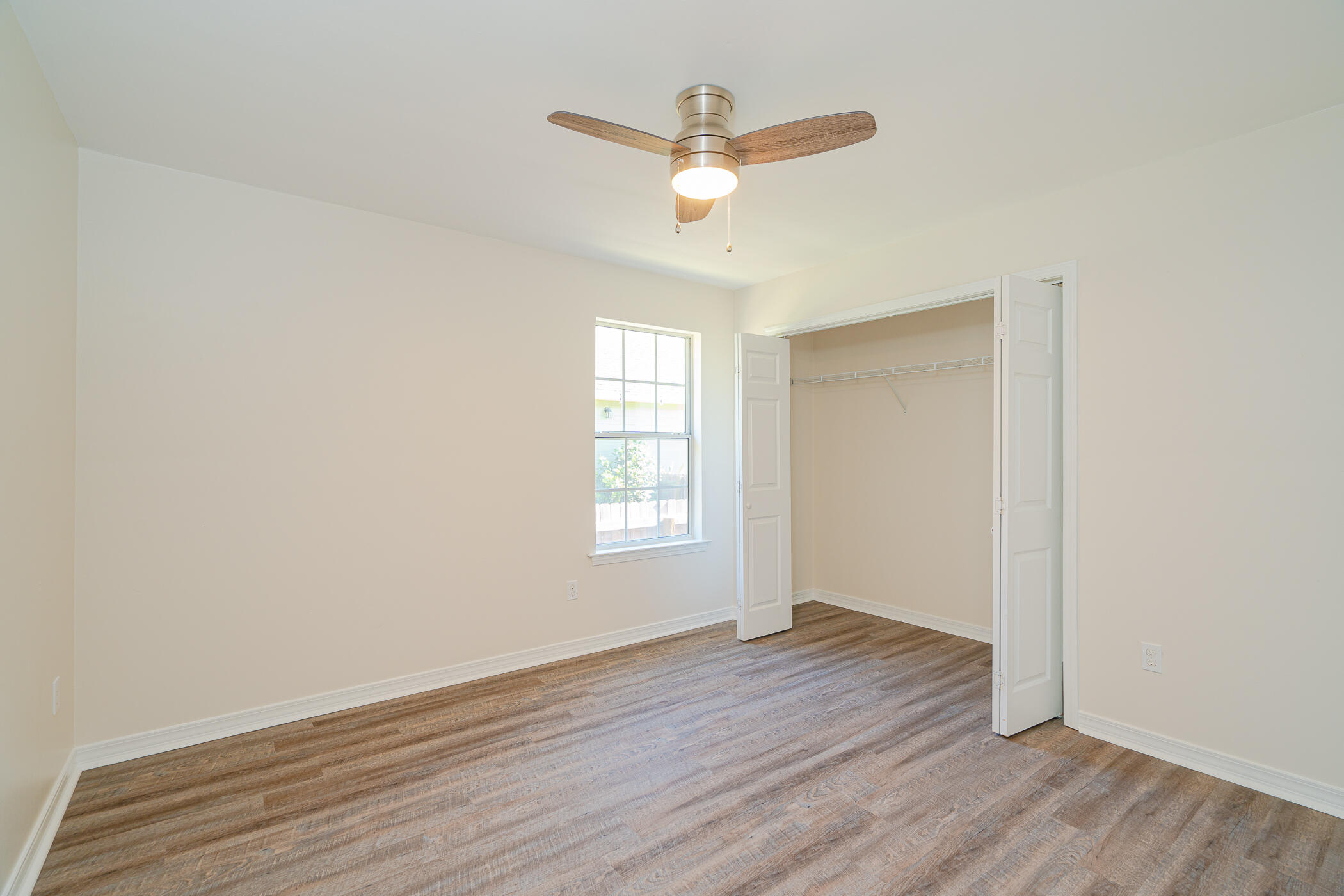 TOWN OF SANTA ROSA - Residential Lease