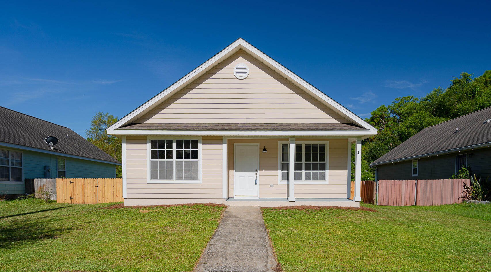 TOWN OF SANTA ROSA - Residential Lease