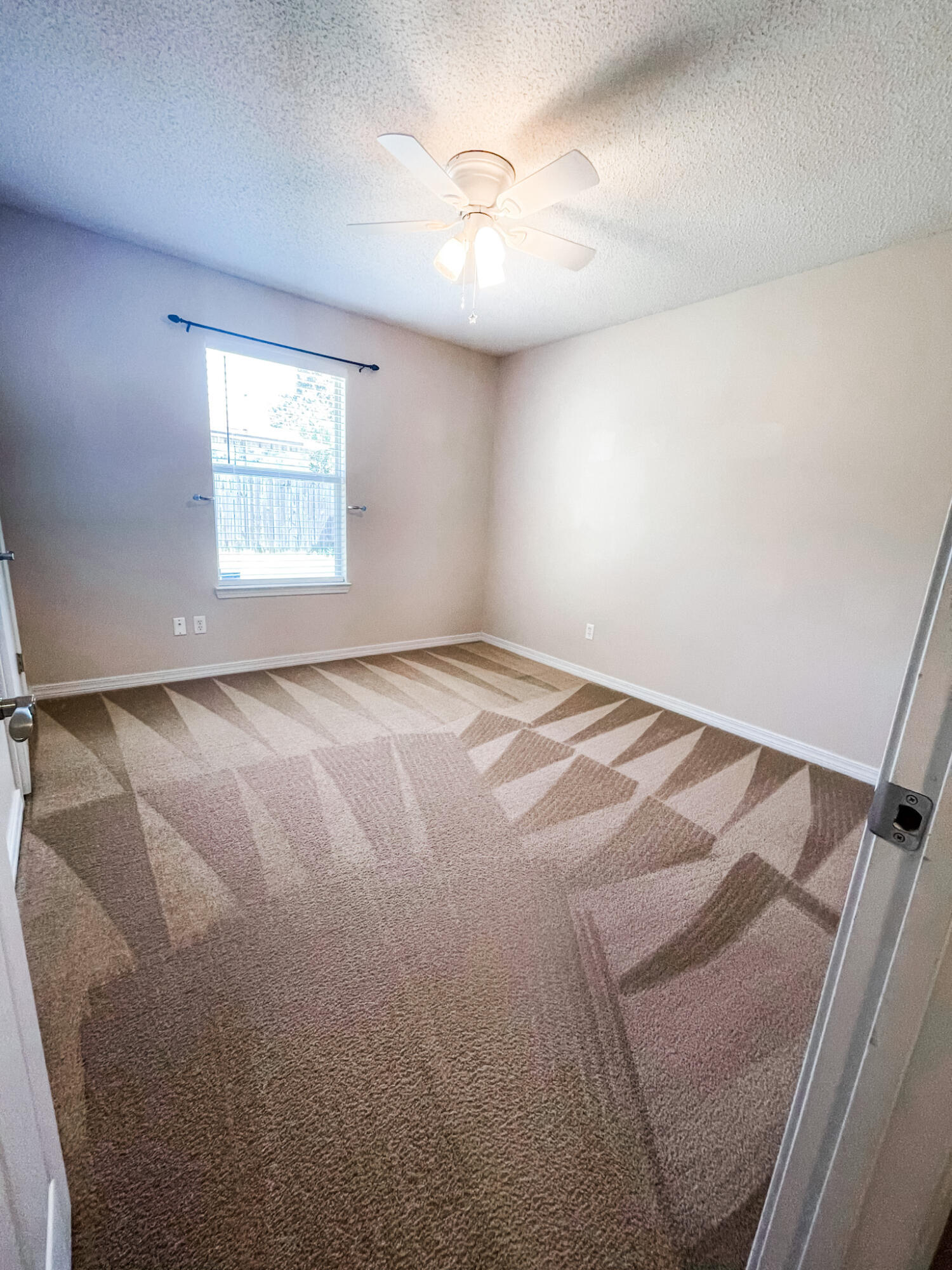 COUNTRYVIEW ESTATES 10TH ADDN - Residential Lease