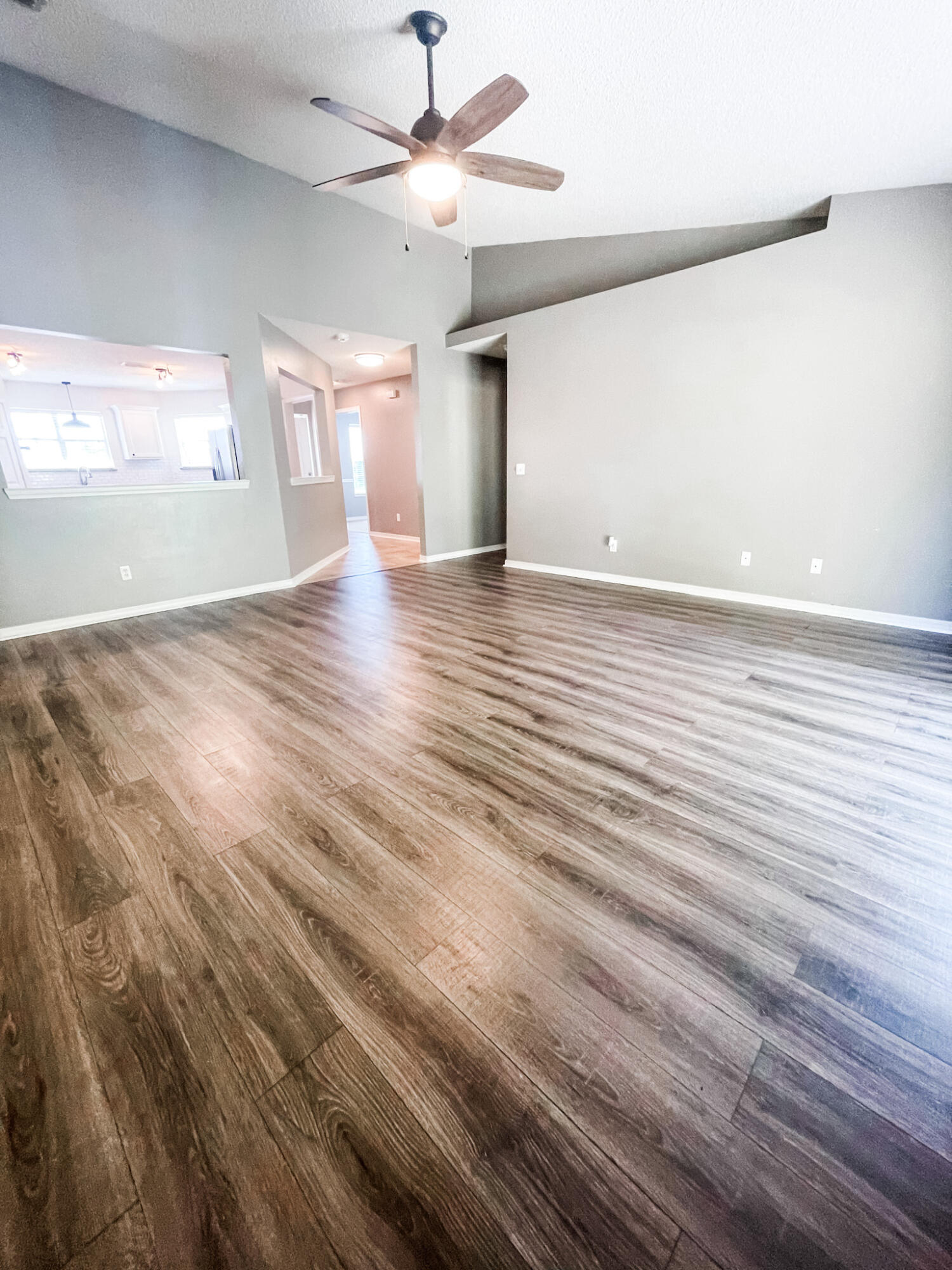 COUNTRYVIEW ESTATES 10TH ADDN - Residential Lease