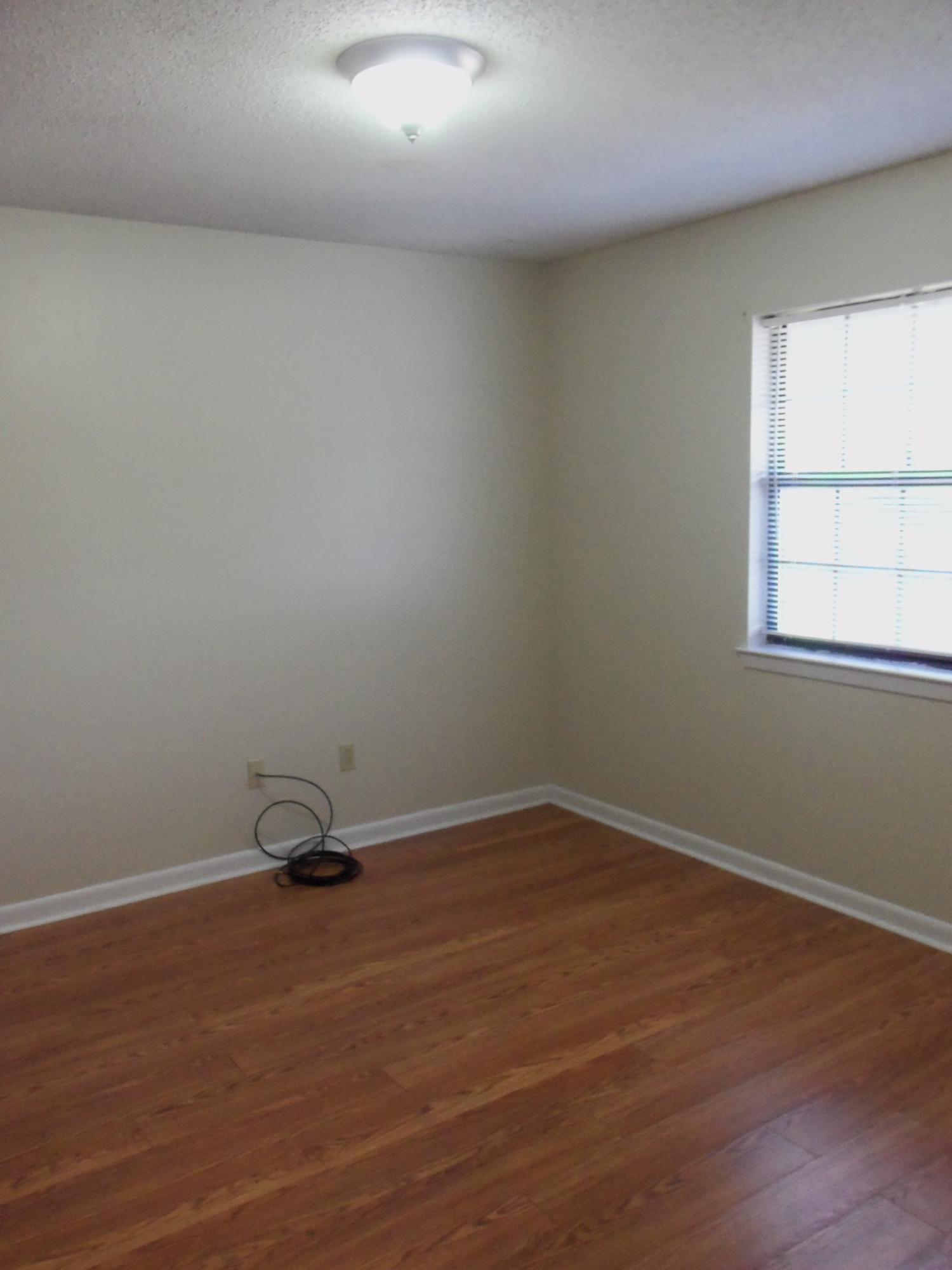 VIKING MANOR PH 1 - Residential Lease