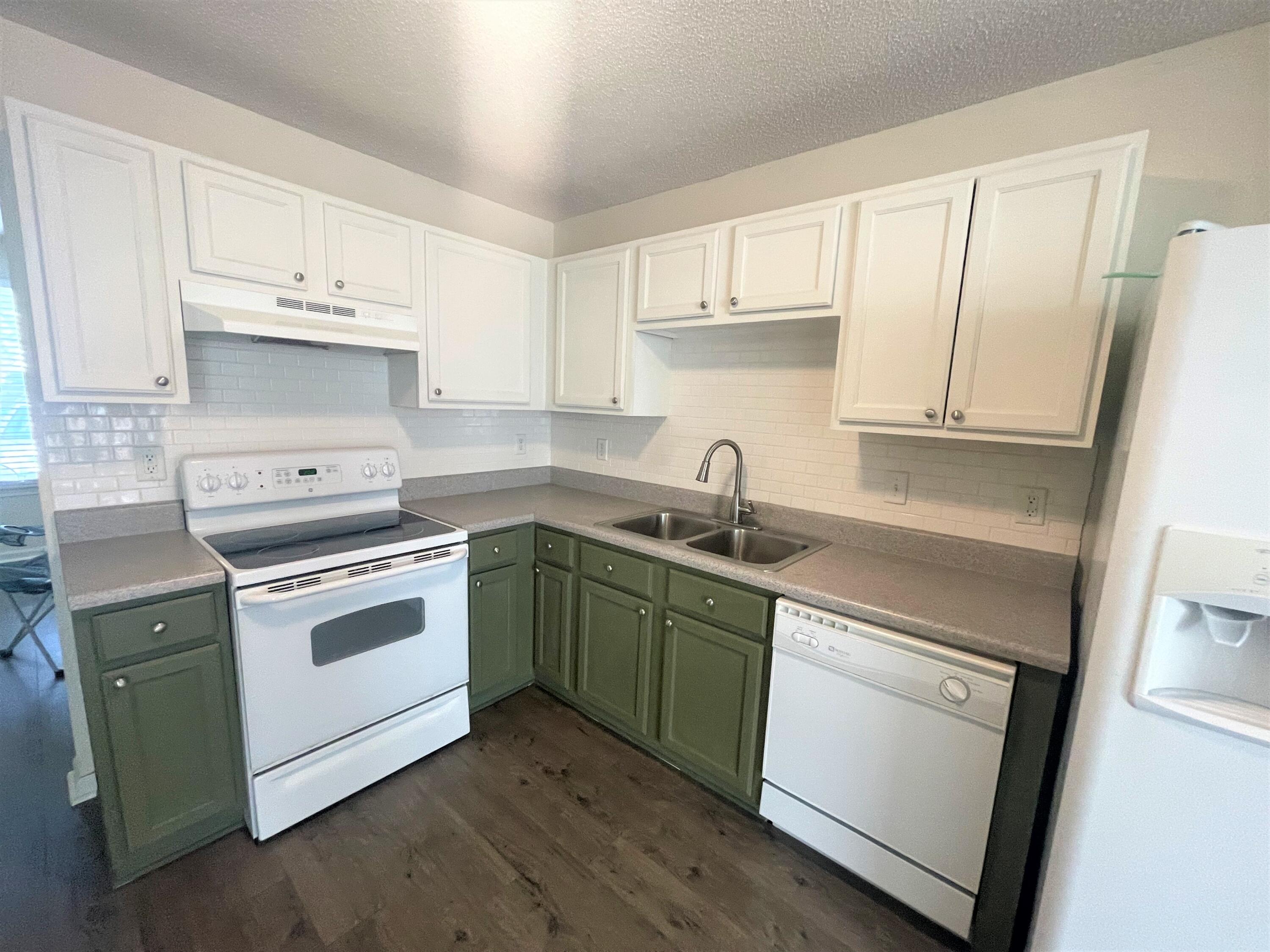 ROLLING PINES - Residential Lease