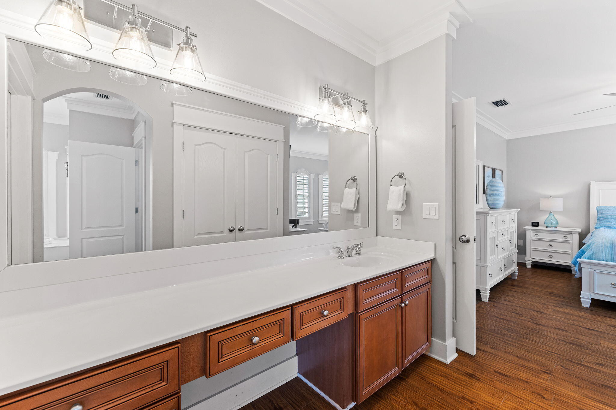 SEAVIEW VILLAS - Residential