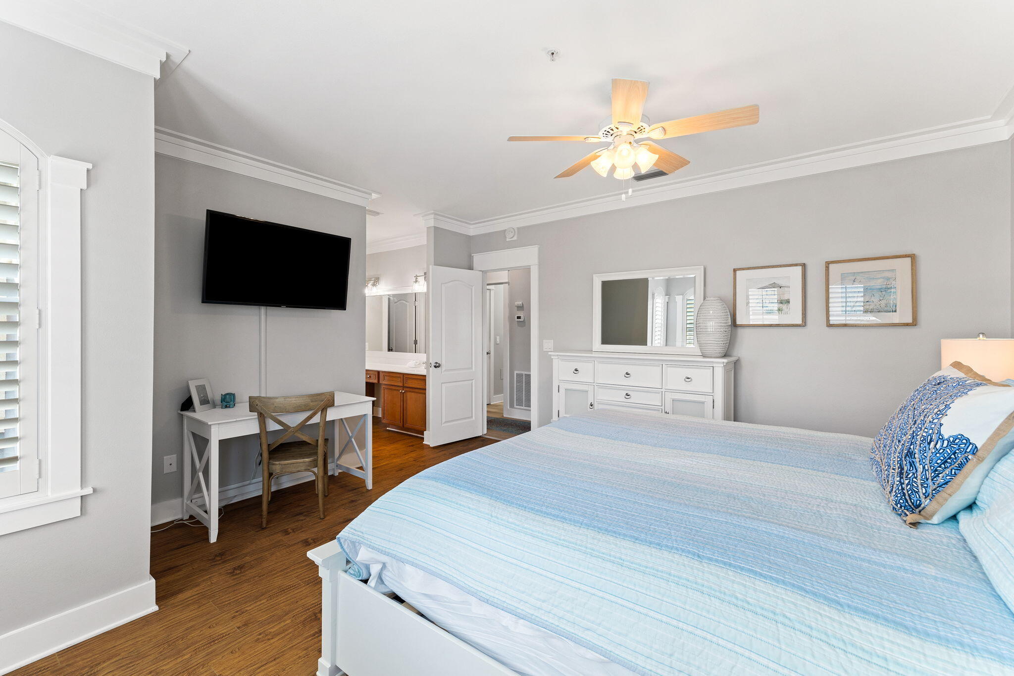 SEAVIEW VILLAS - Residential