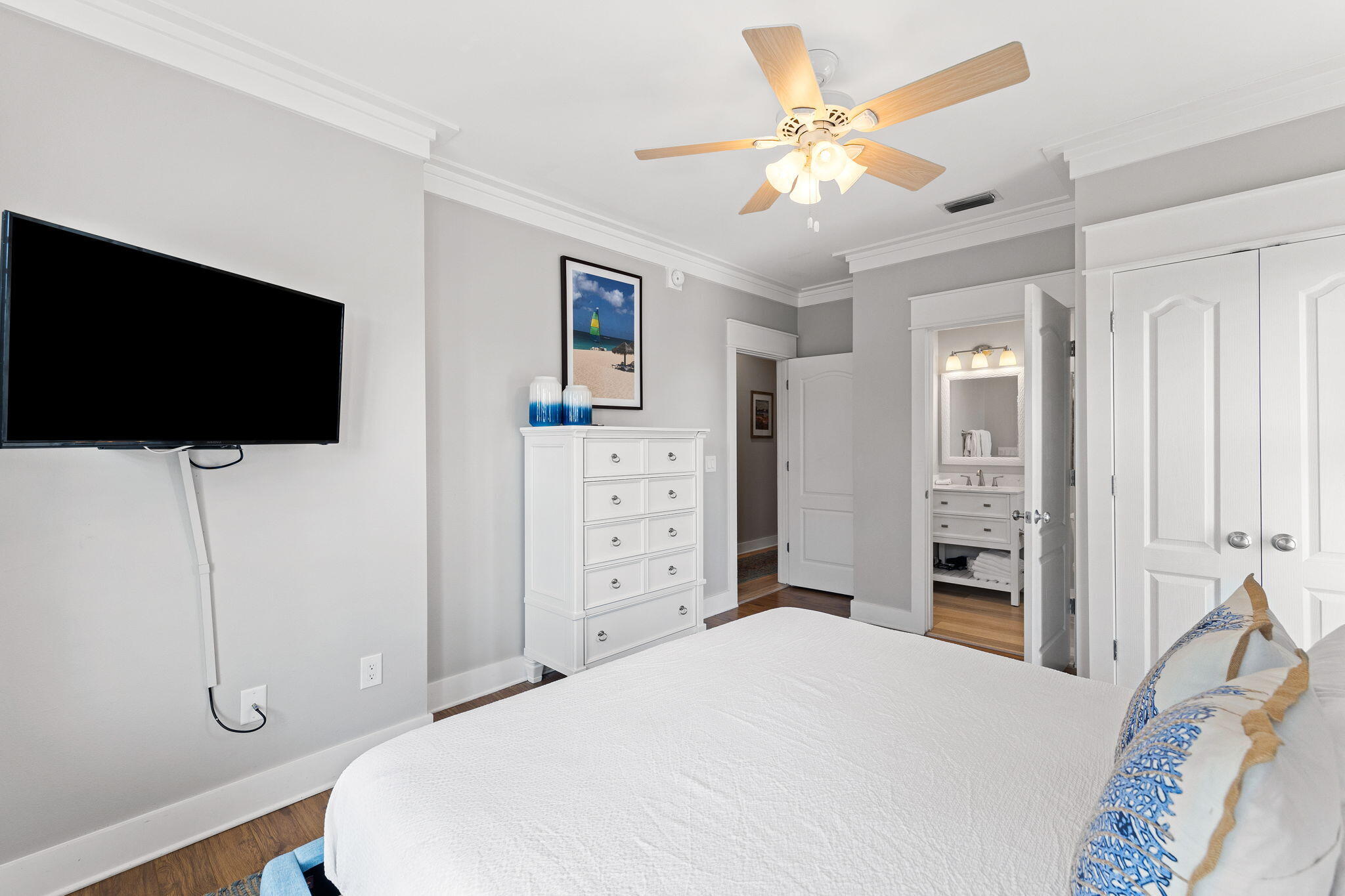 SEAVIEW VILLAS - Residential