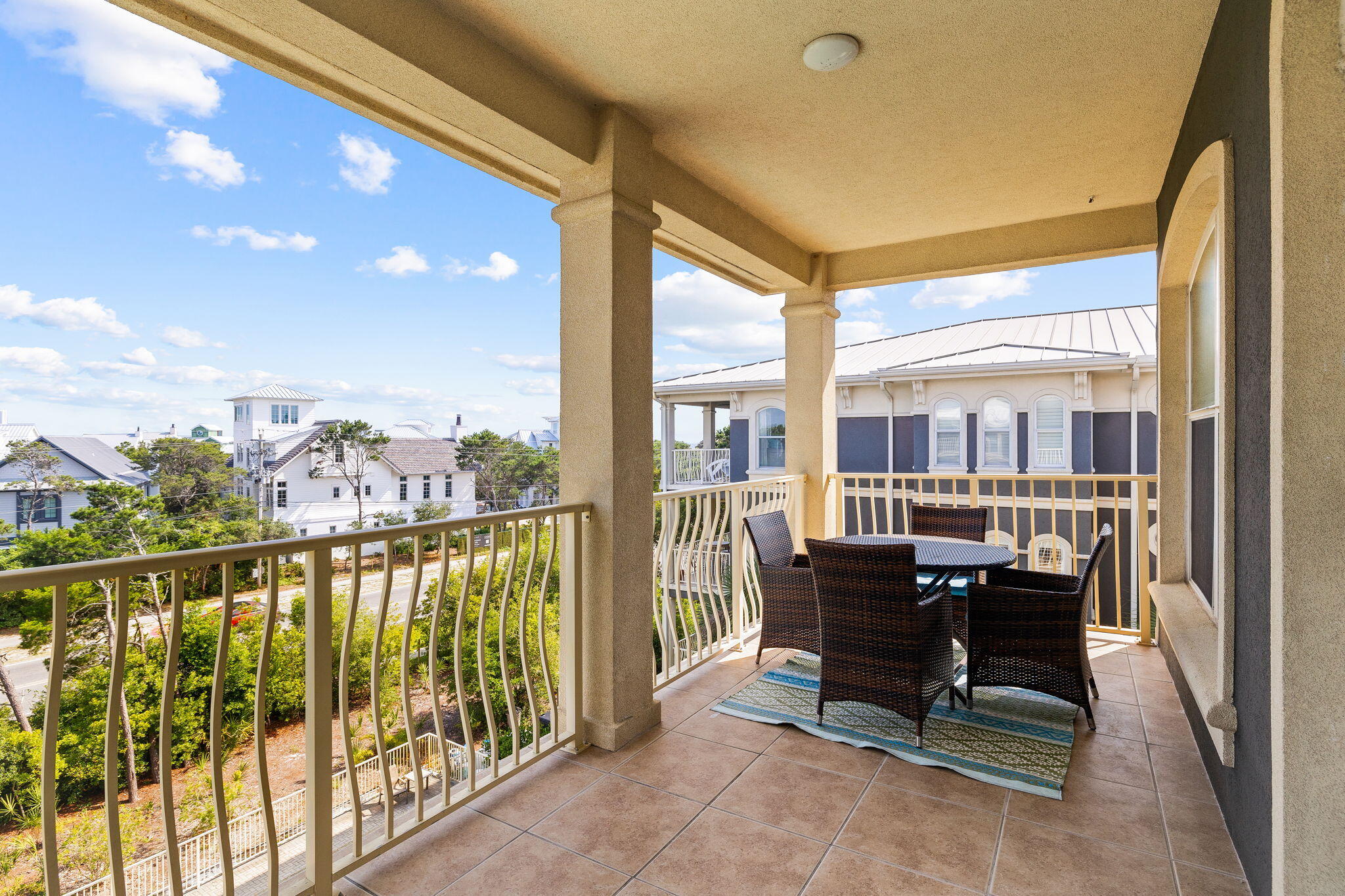 SEAVIEW VILLAS - Residential