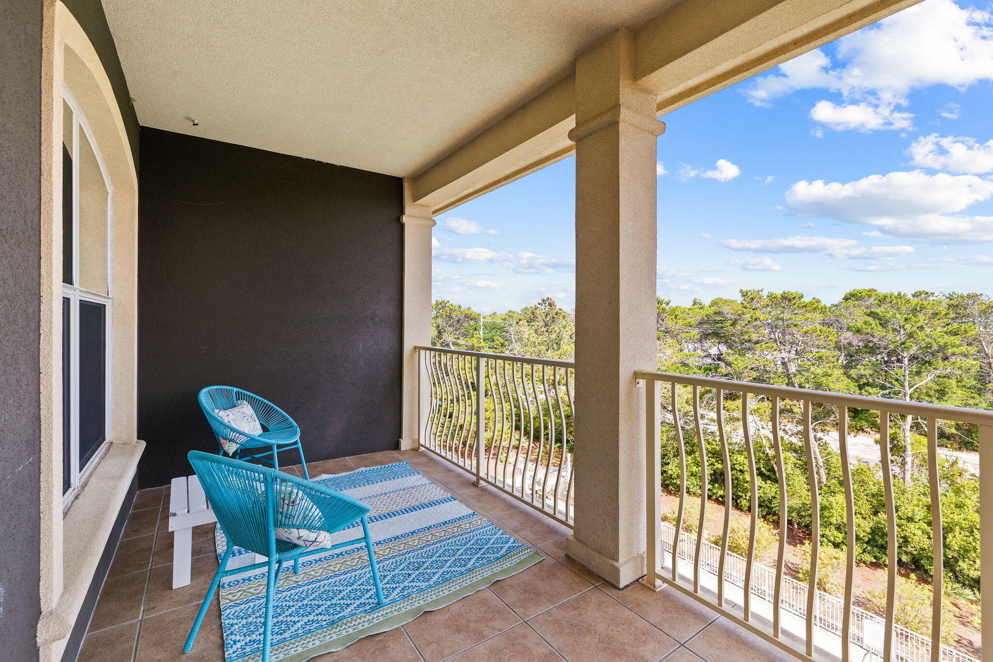 SEAVIEW VILLAS - Residential