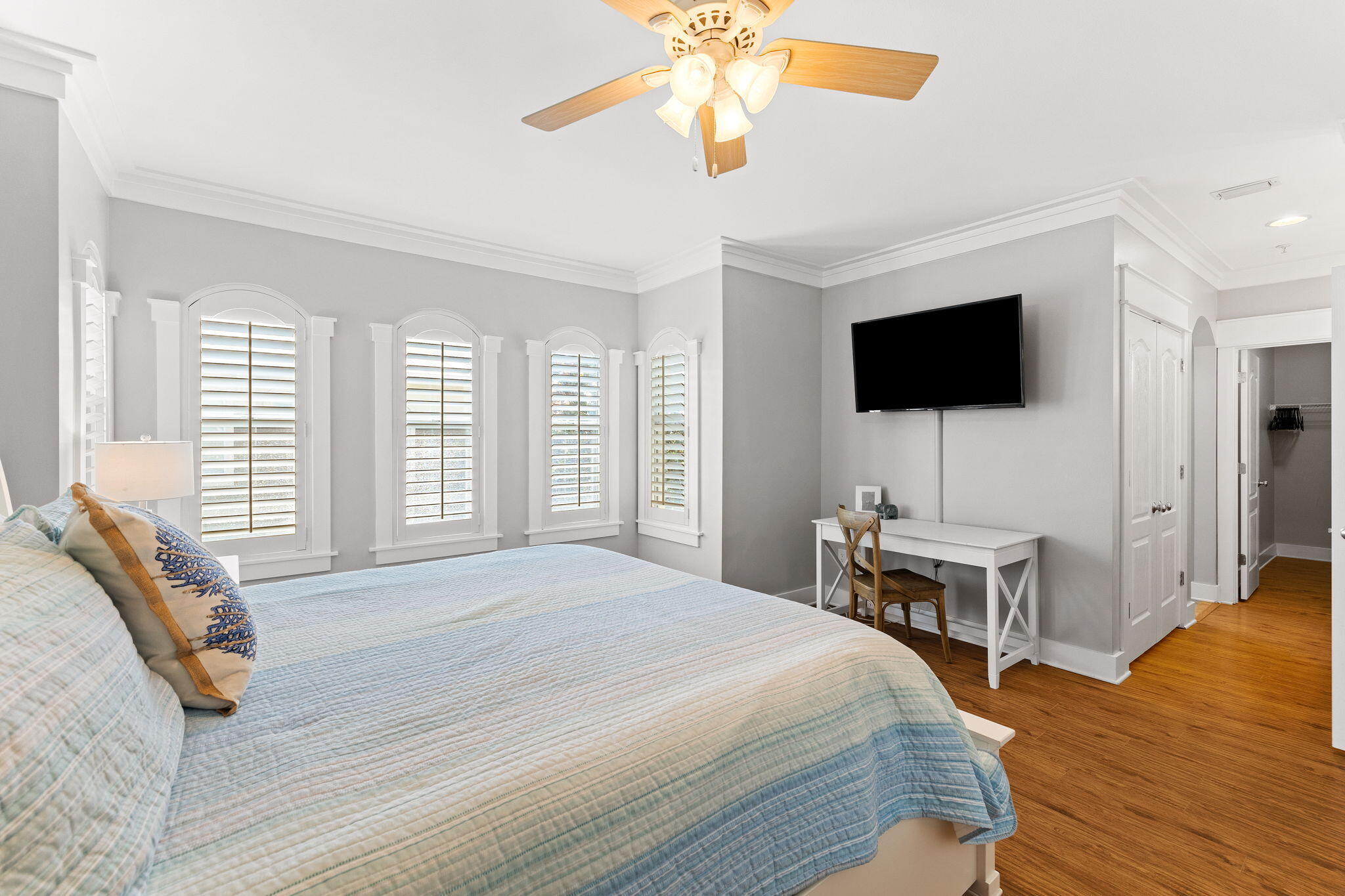 SEAVIEW VILLAS - Residential