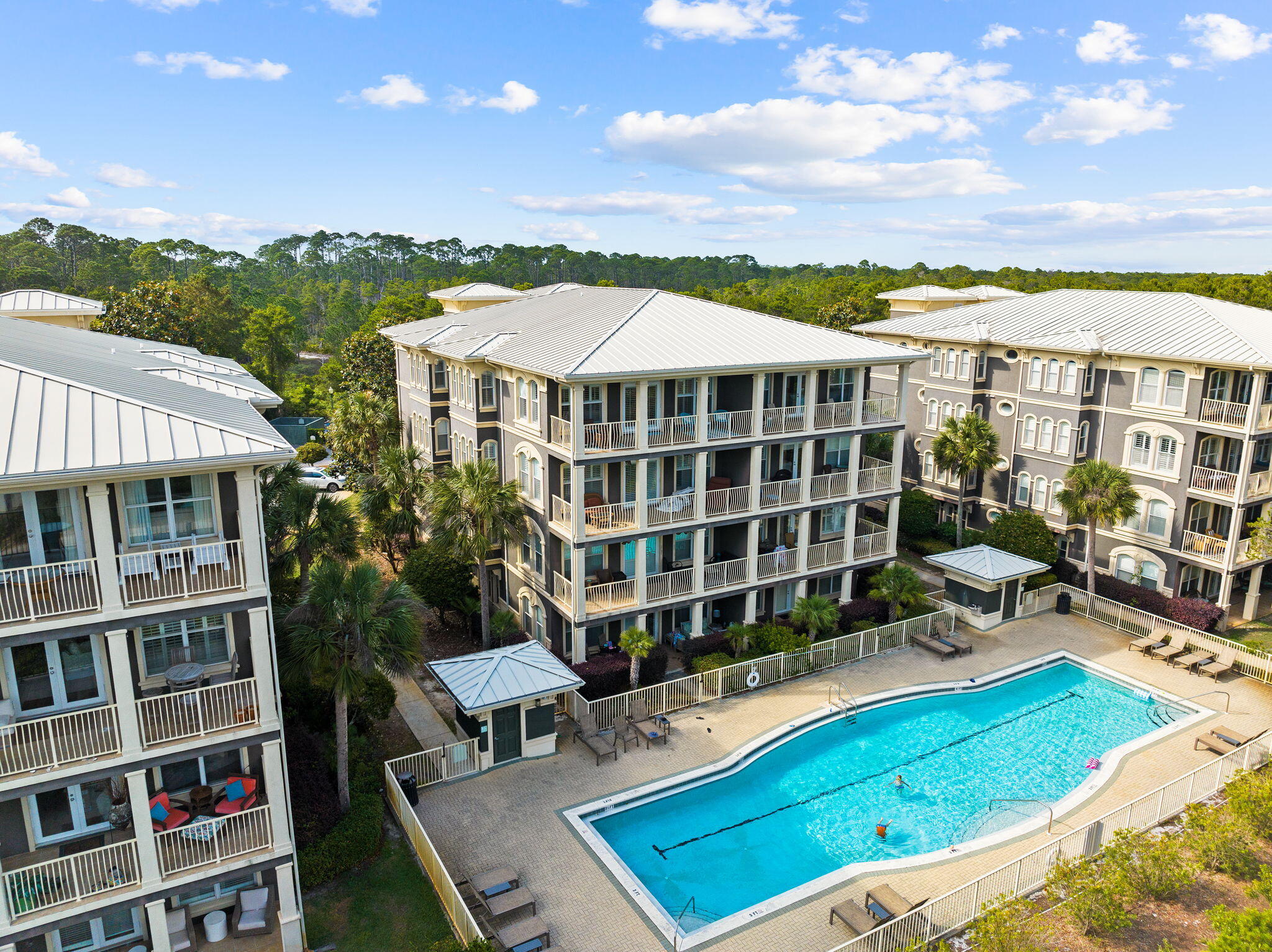 SEAVIEW VILLAS - Residential