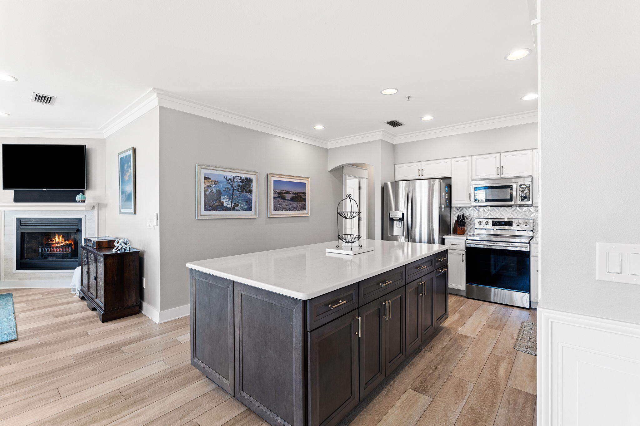 SEAVIEW VILLAS - Residential