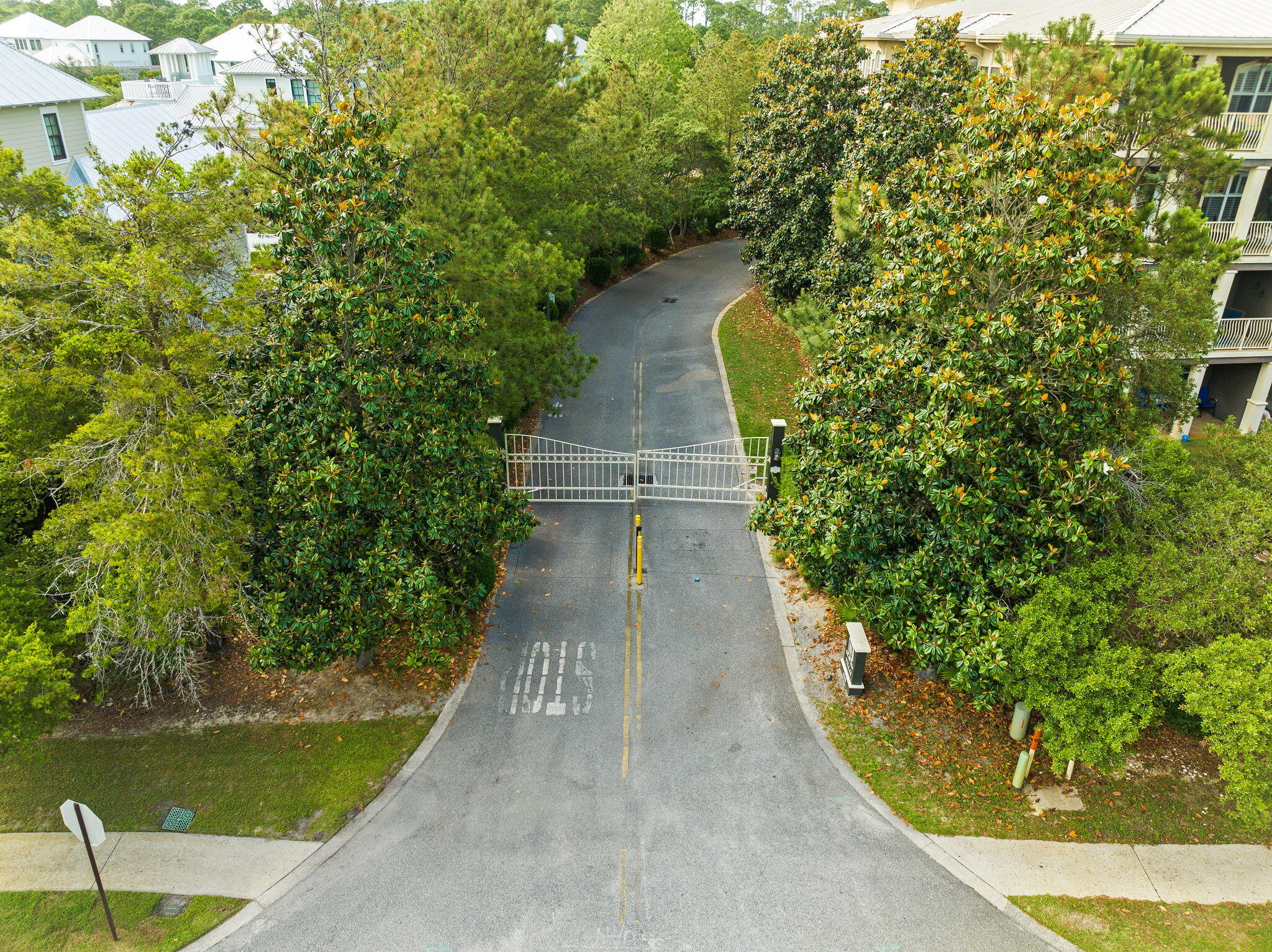 SEAVIEW VILLAS - Residential