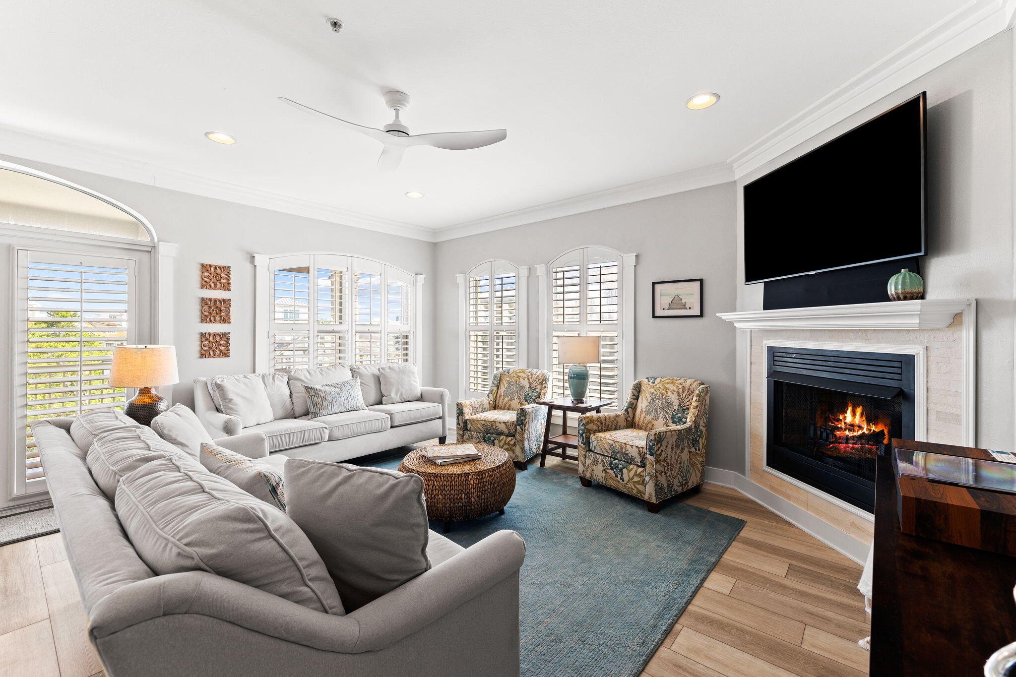 SEAVIEW VILLAS - Residential