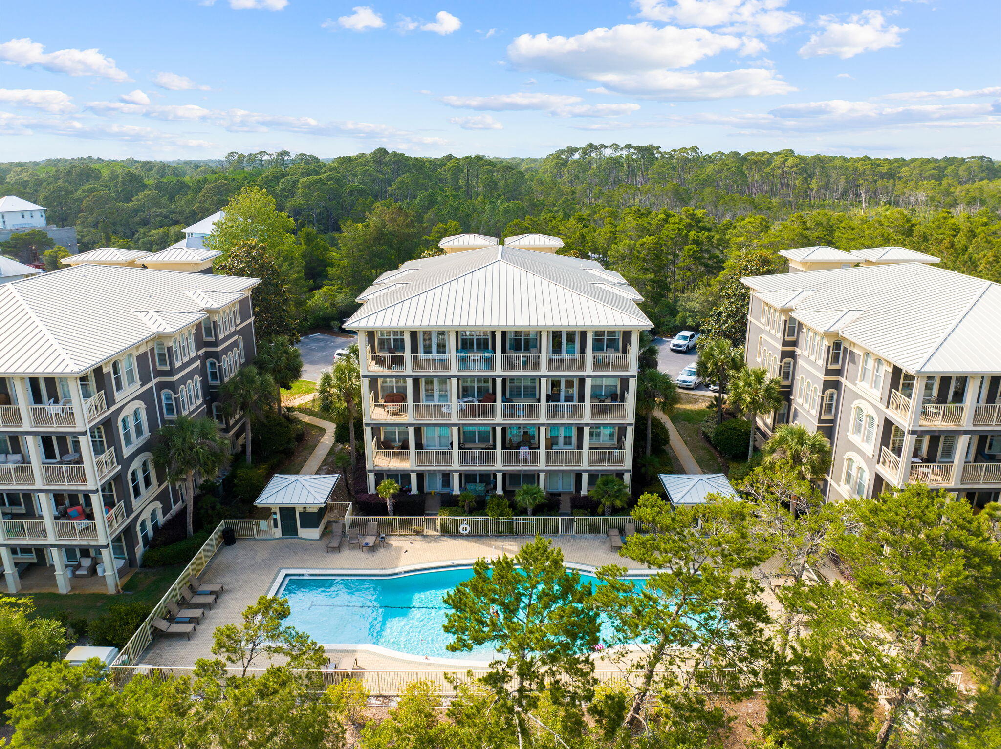 SEAVIEW VILLAS - Residential