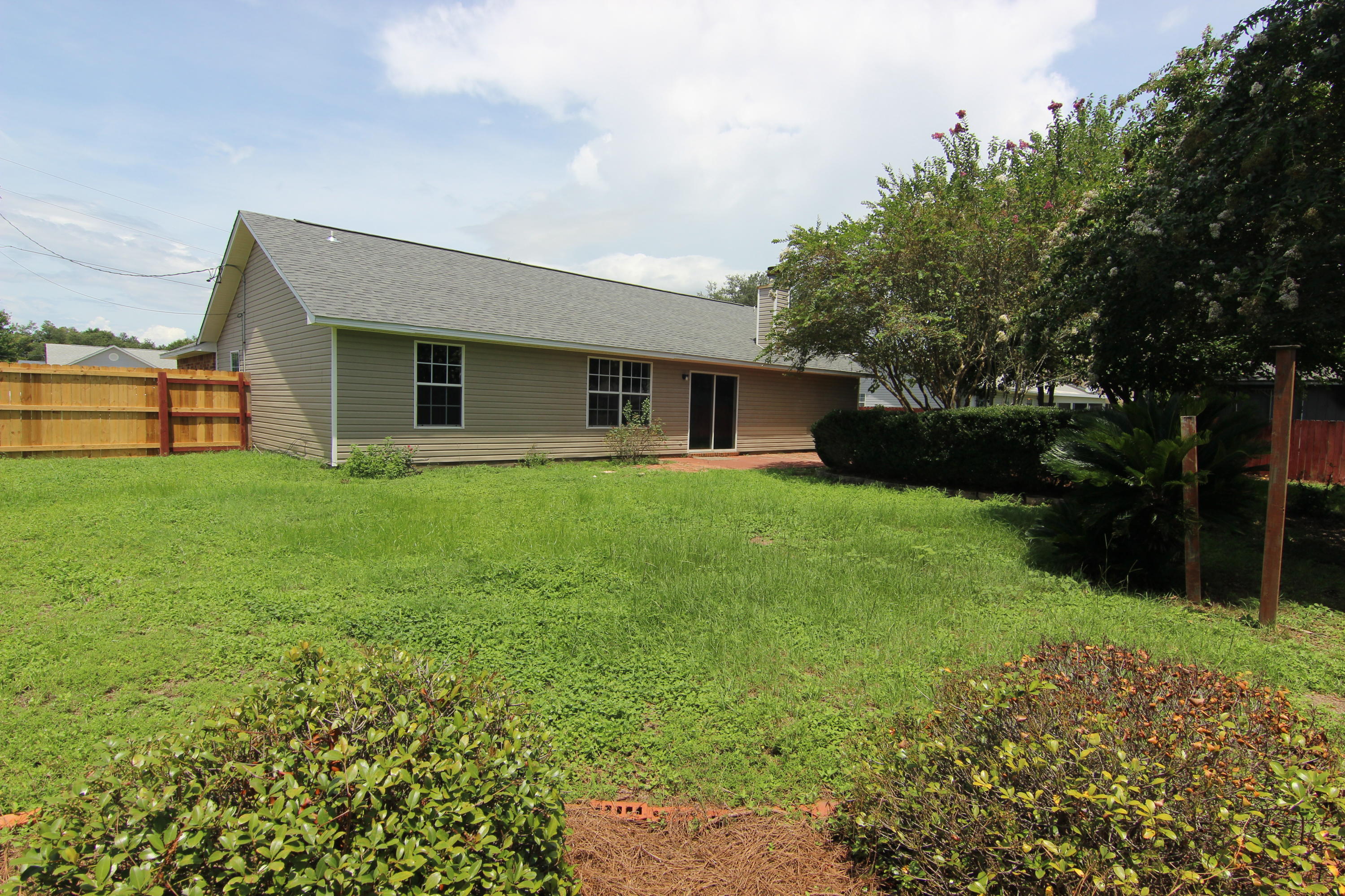 COUNTRY BREEZE ESTATES - Residential