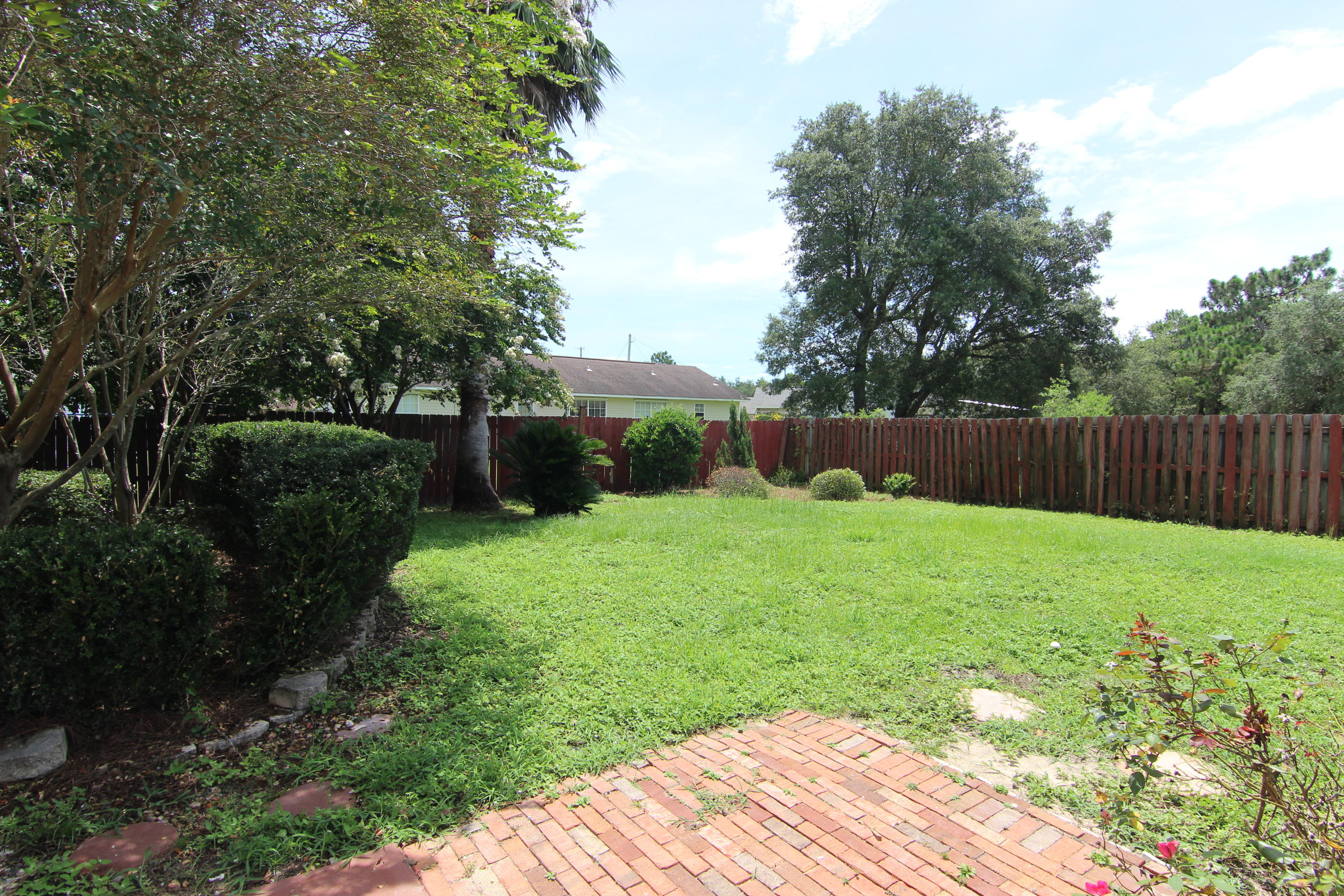 COUNTRY BREEZE ESTATES - Residential