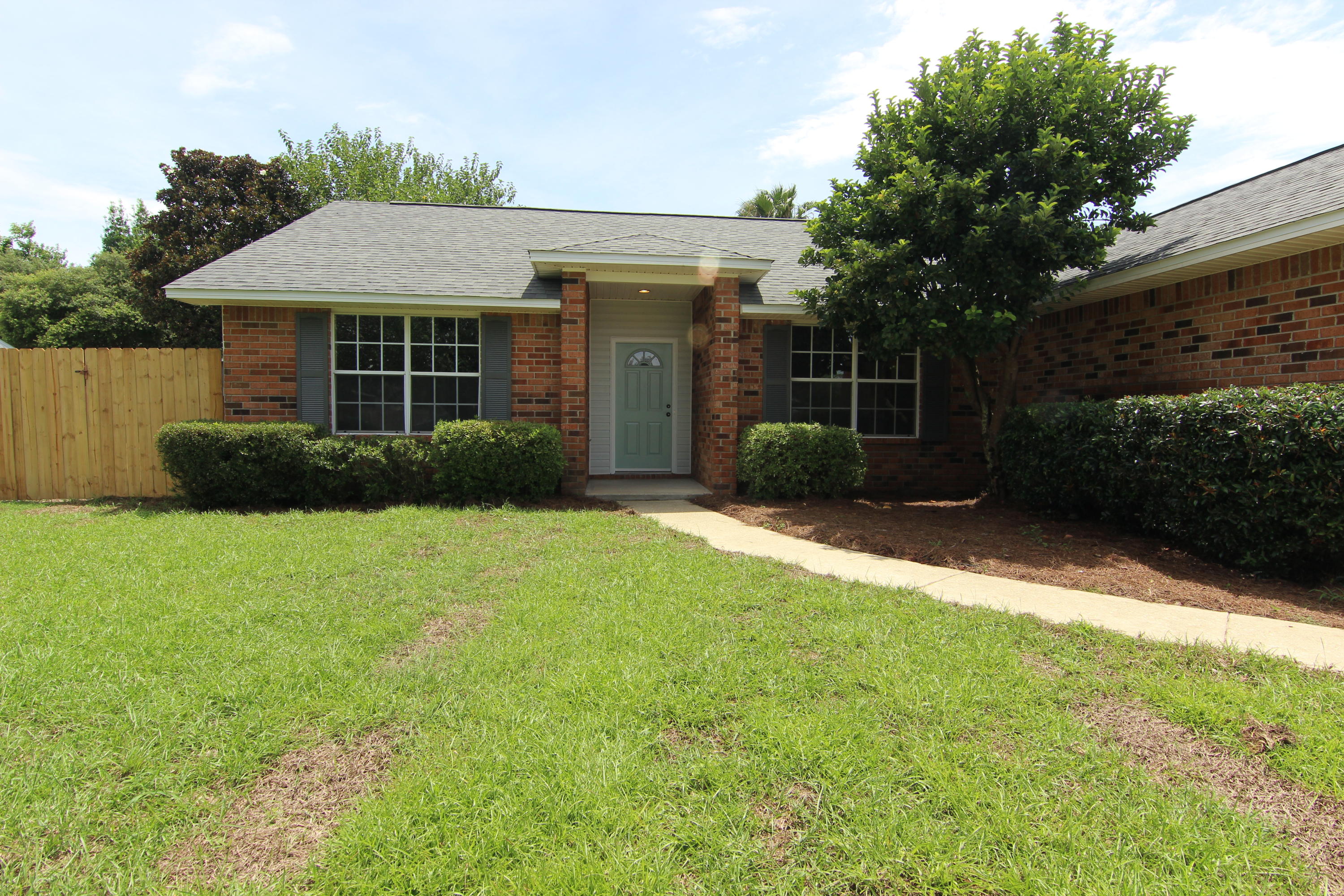 COUNTRY BREEZE ESTATES - Residential