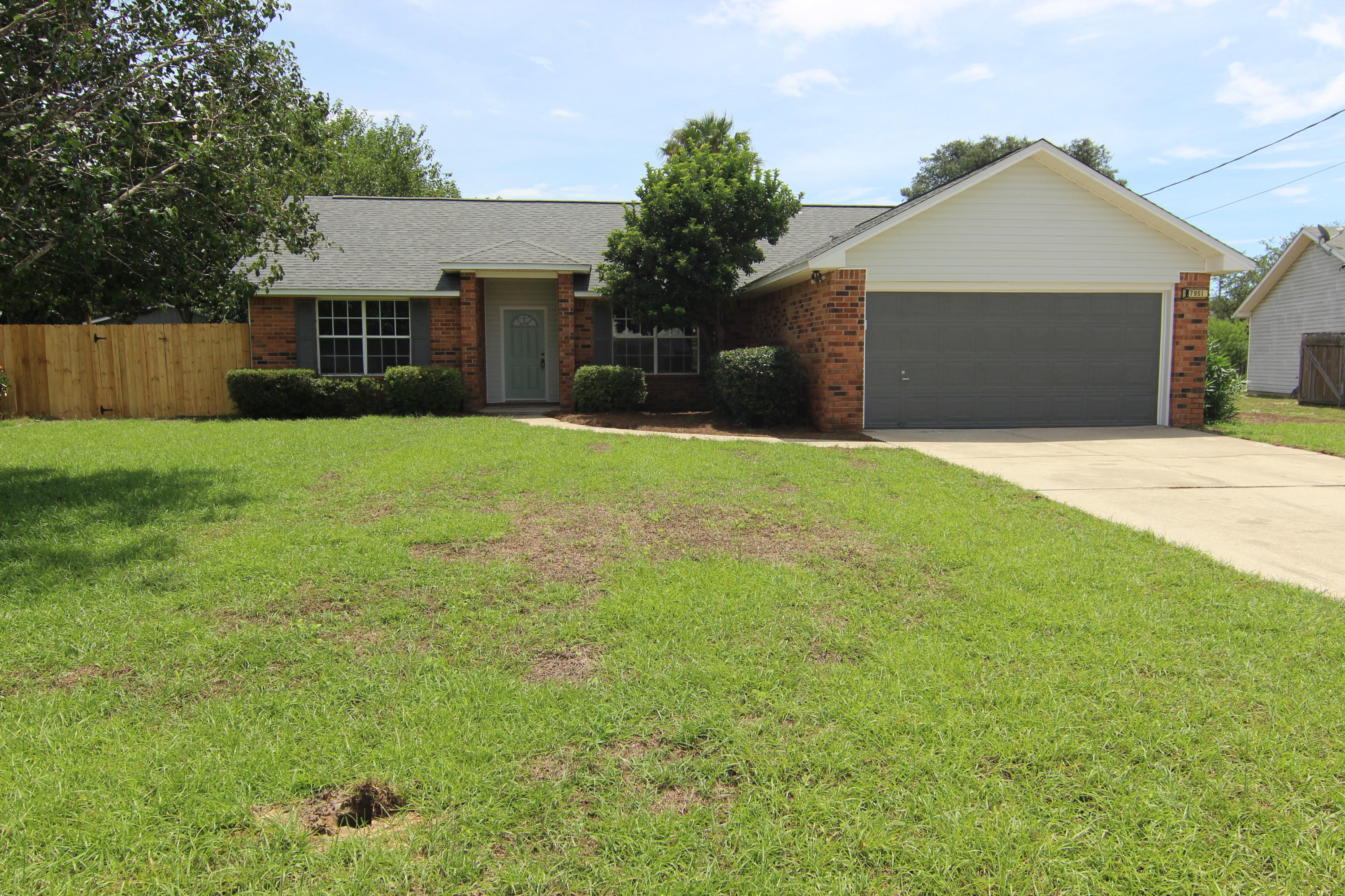 COUNTRY BREEZE ESTATES - Residential