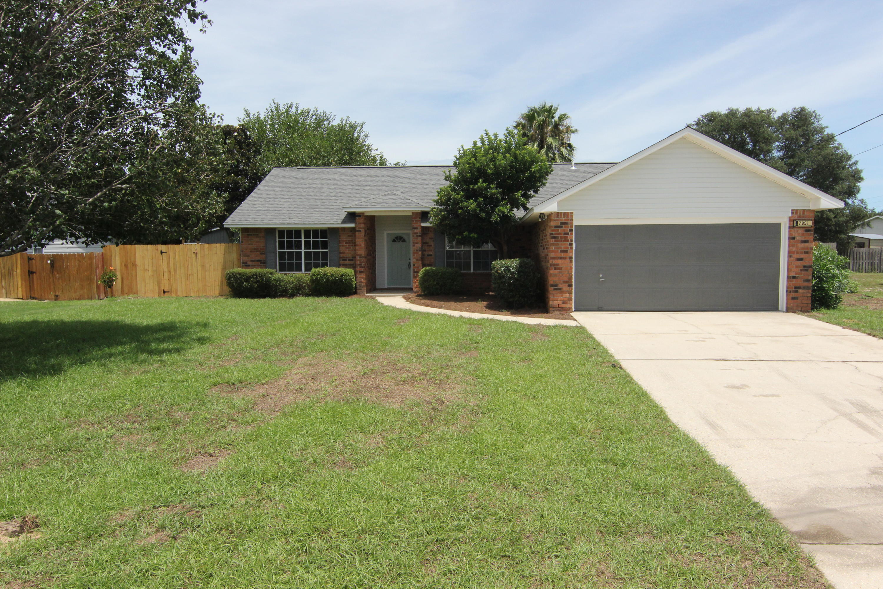 COUNTRY BREEZE ESTATES - Residential