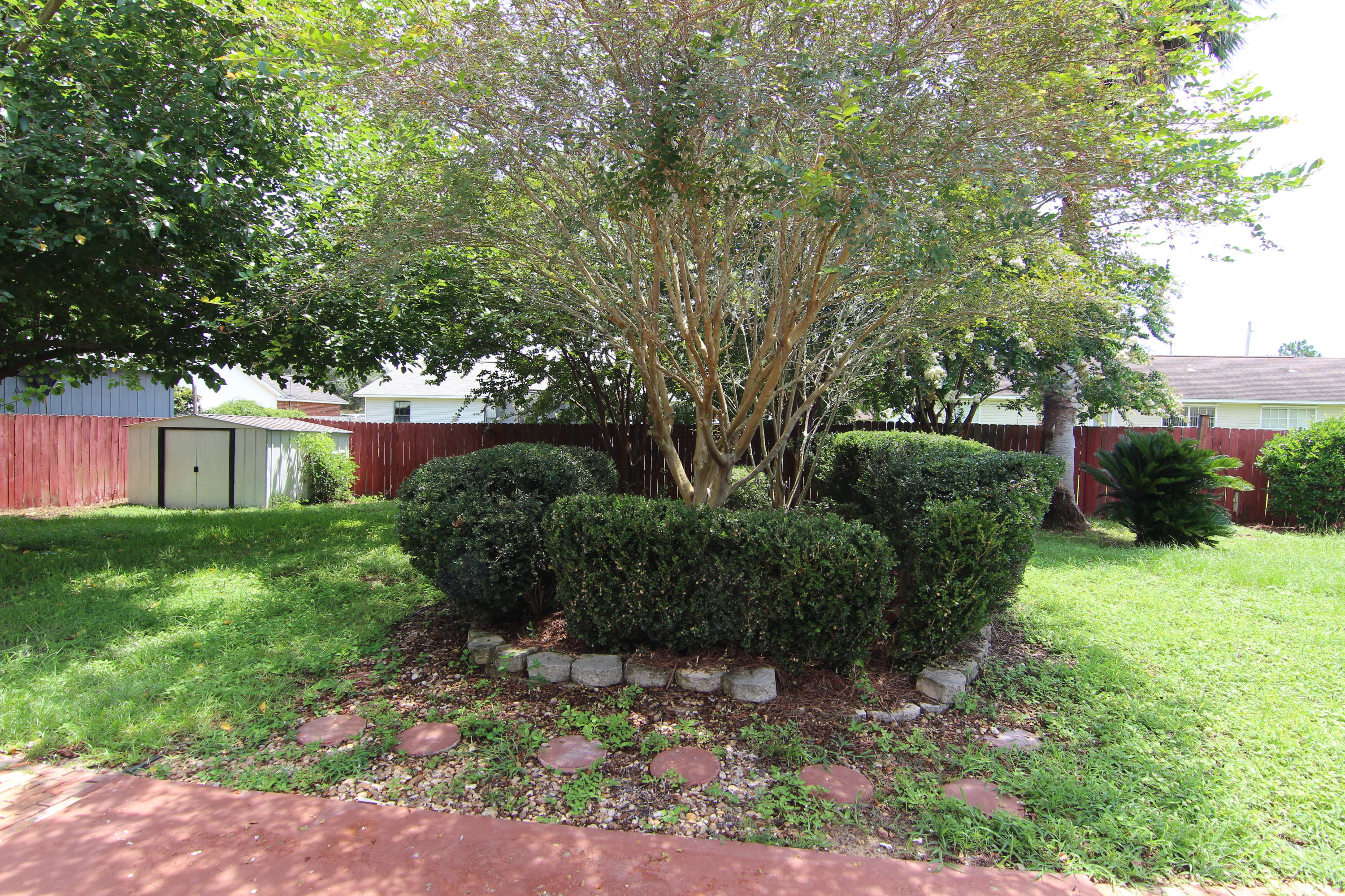 COUNTRY BREEZE ESTATES - Residential