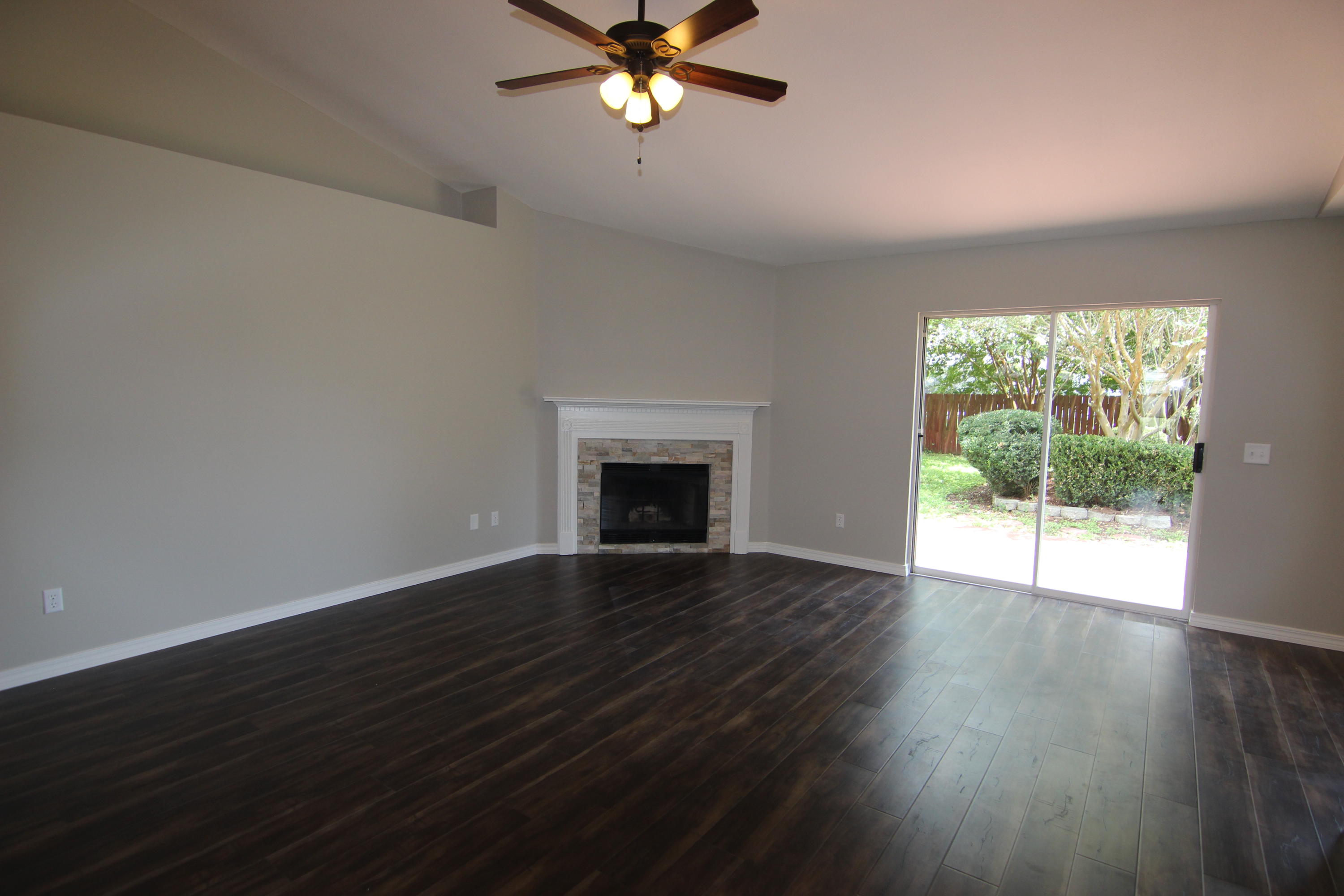 COUNTRY BREEZE ESTATES - Residential