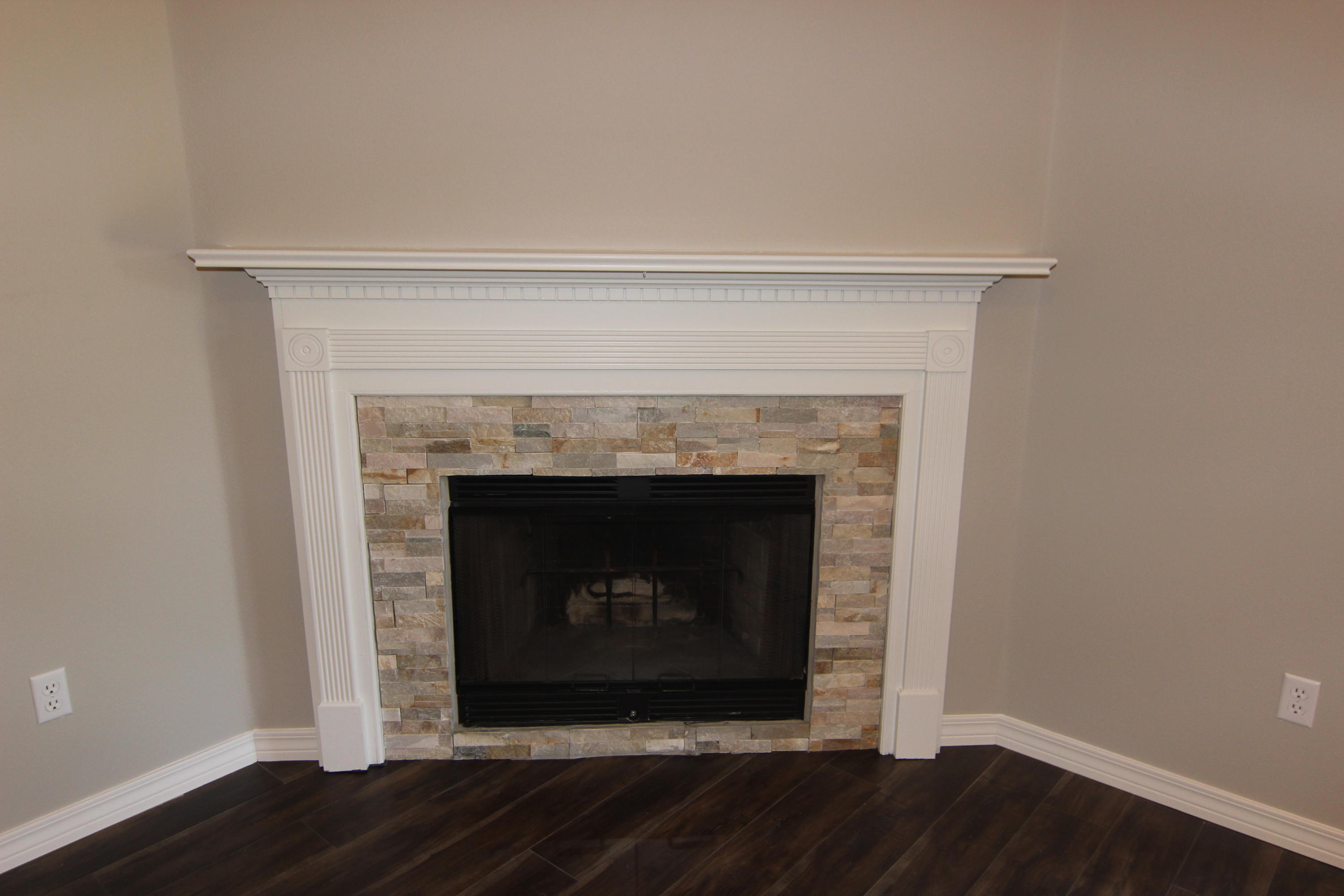 COUNTRY BREEZE ESTATES - Residential