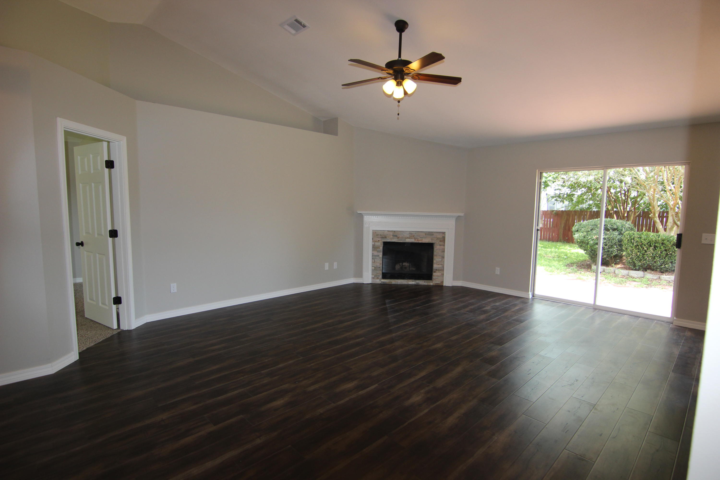 COUNTRY BREEZE ESTATES - Residential