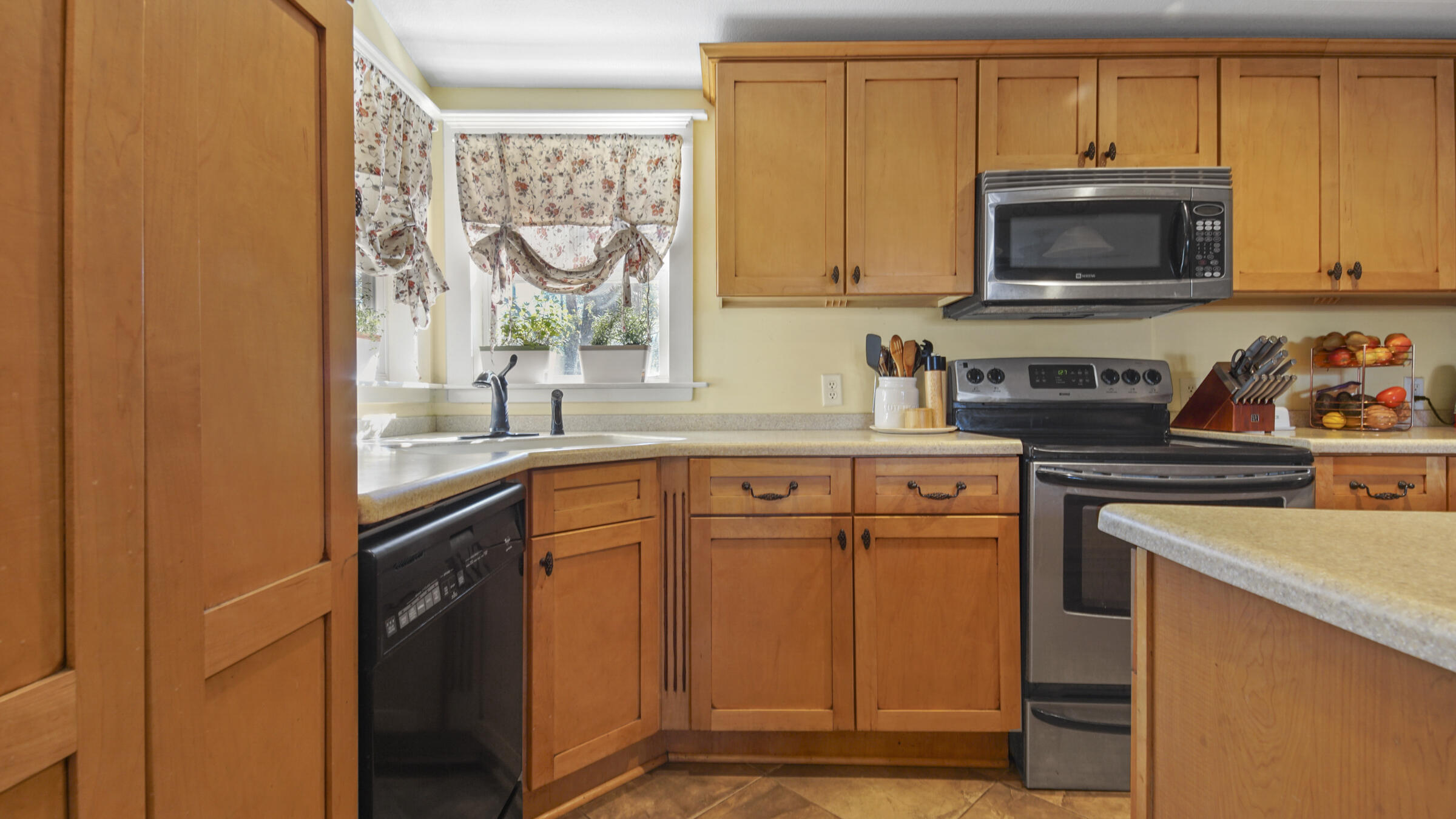 Hoyts Subdivision - Residential Lease