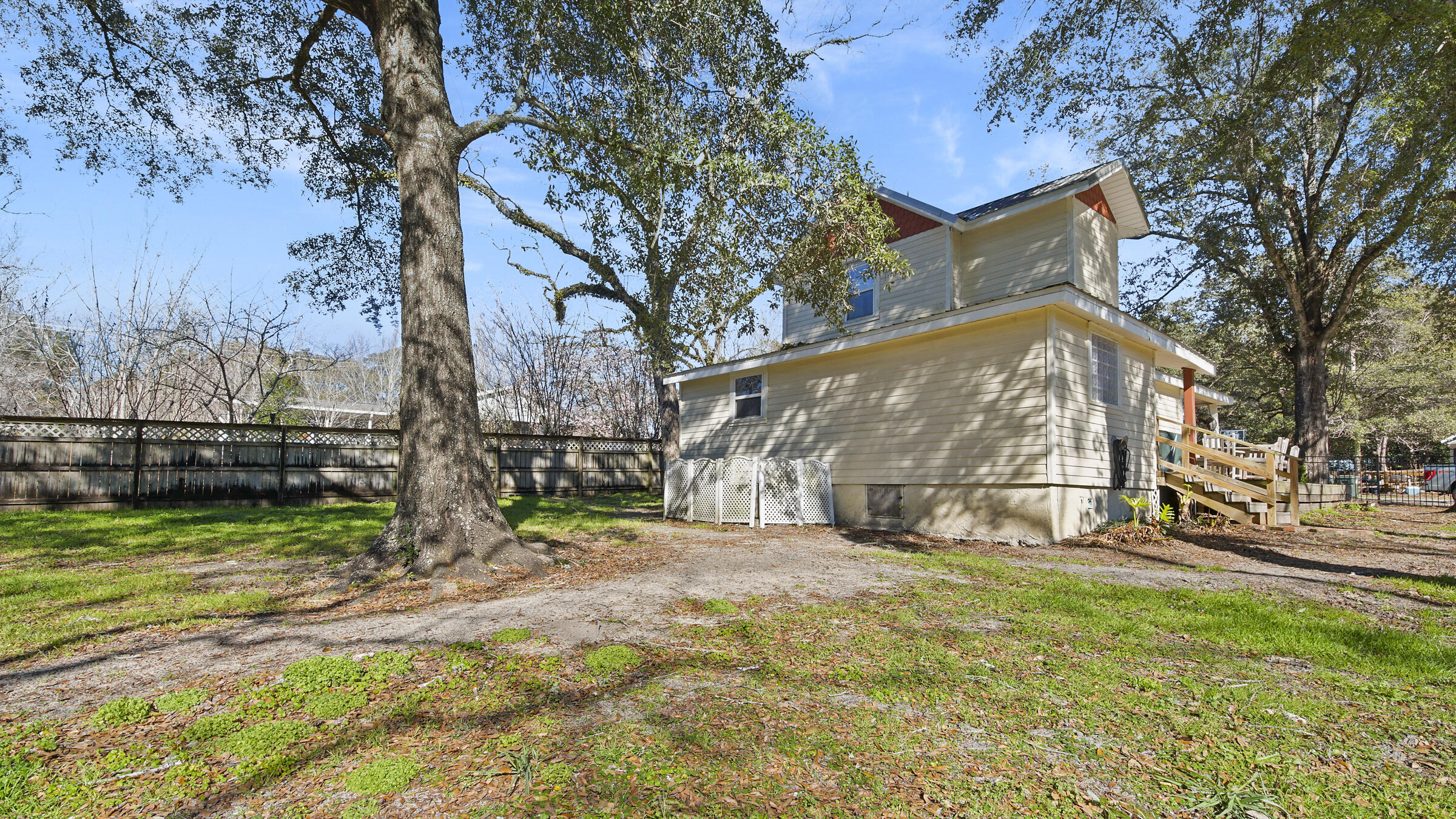 Hoyts Subdivision - Residential Lease