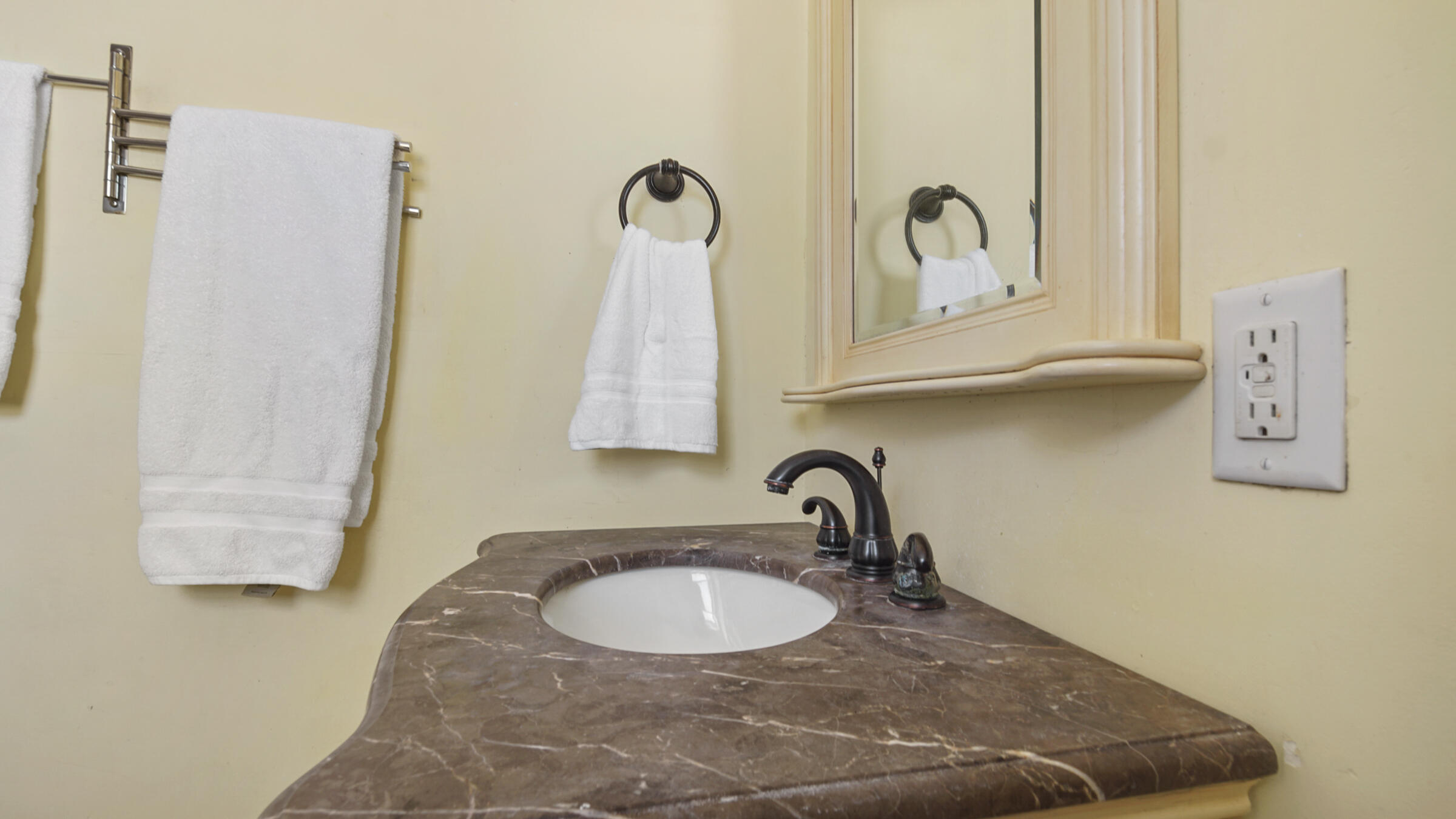 Hoyts Subdivision - Residential Lease