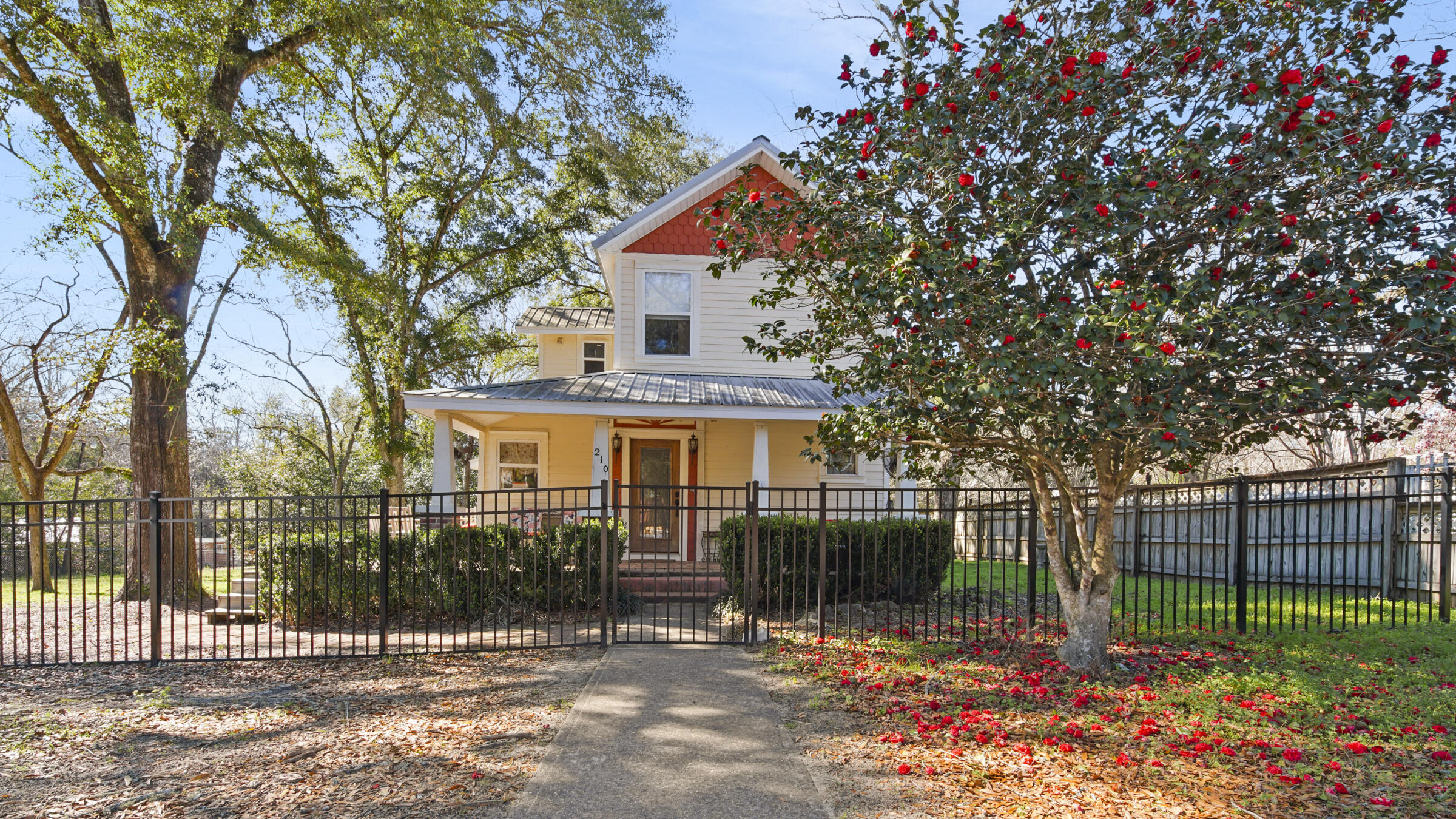 Hoyts Subdivision - Residential Lease