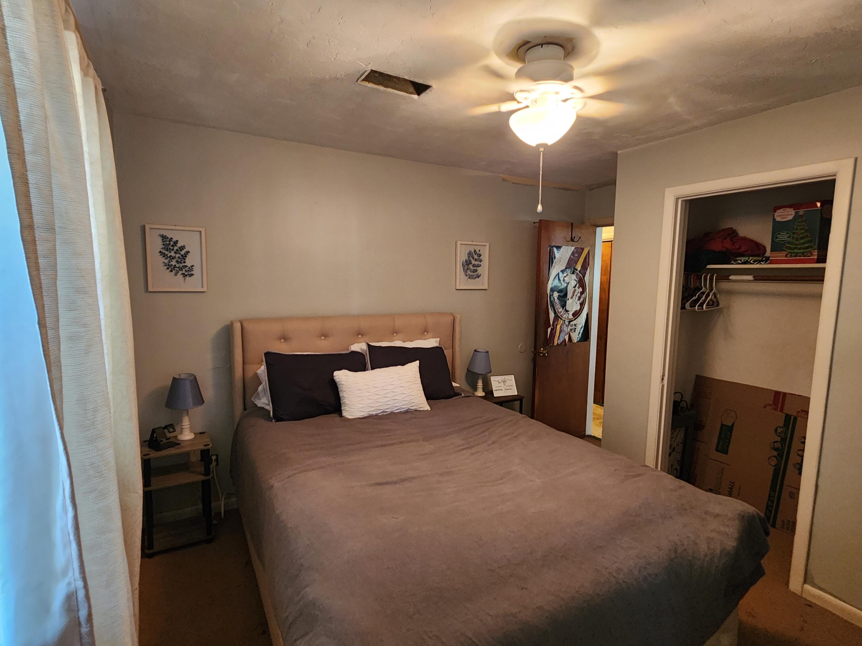 OAK TREE PARK - Residential
