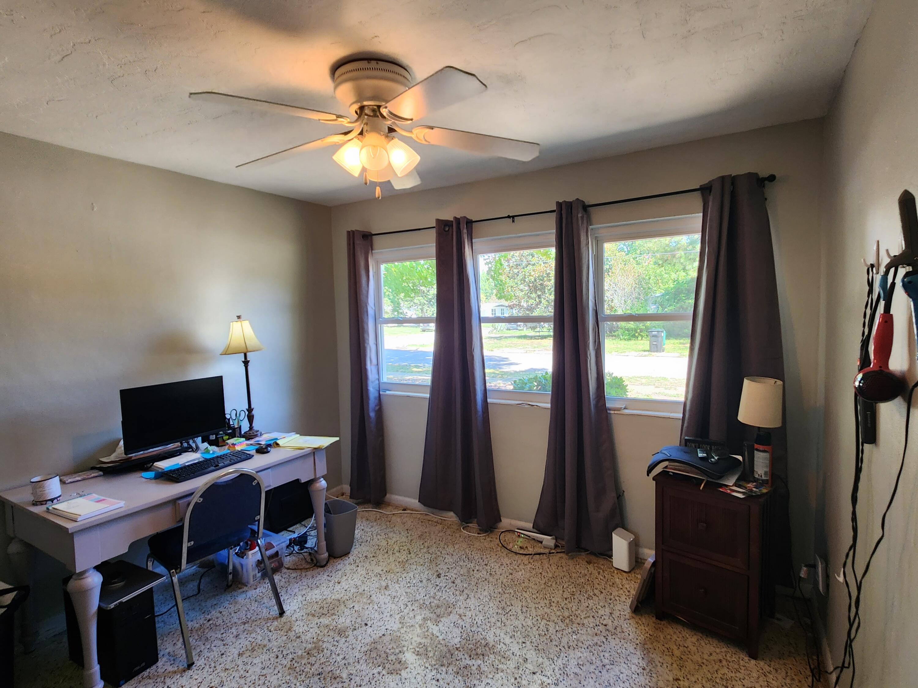 OAK TREE PARK - Residential