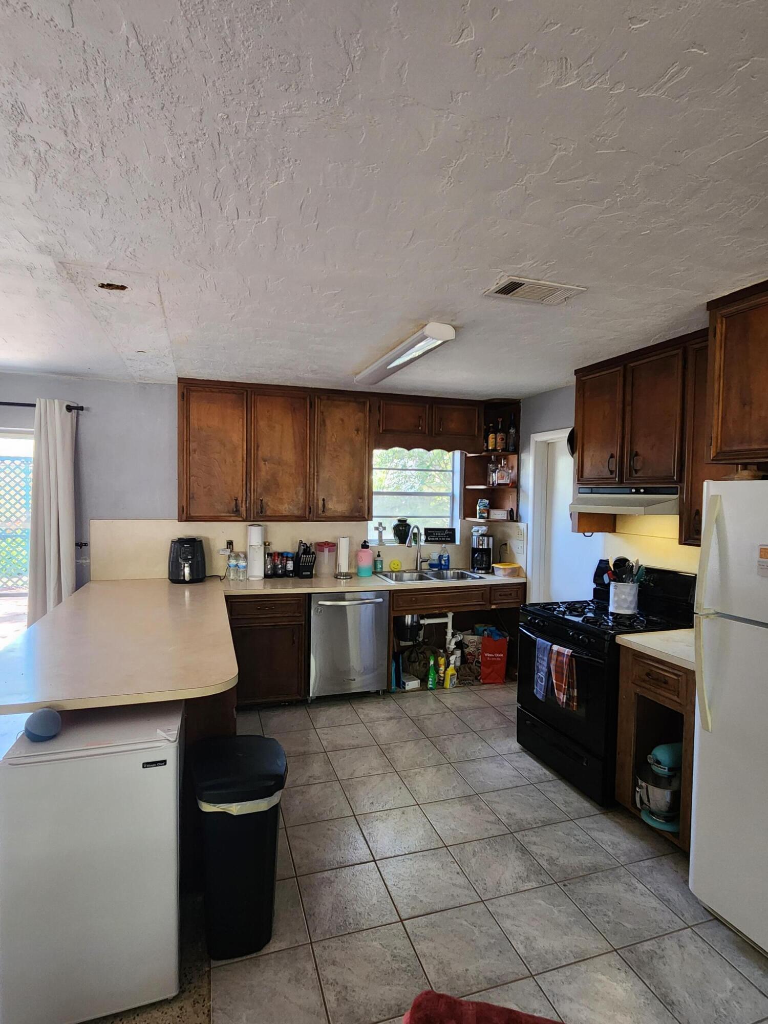 OAK TREE PARK - Residential