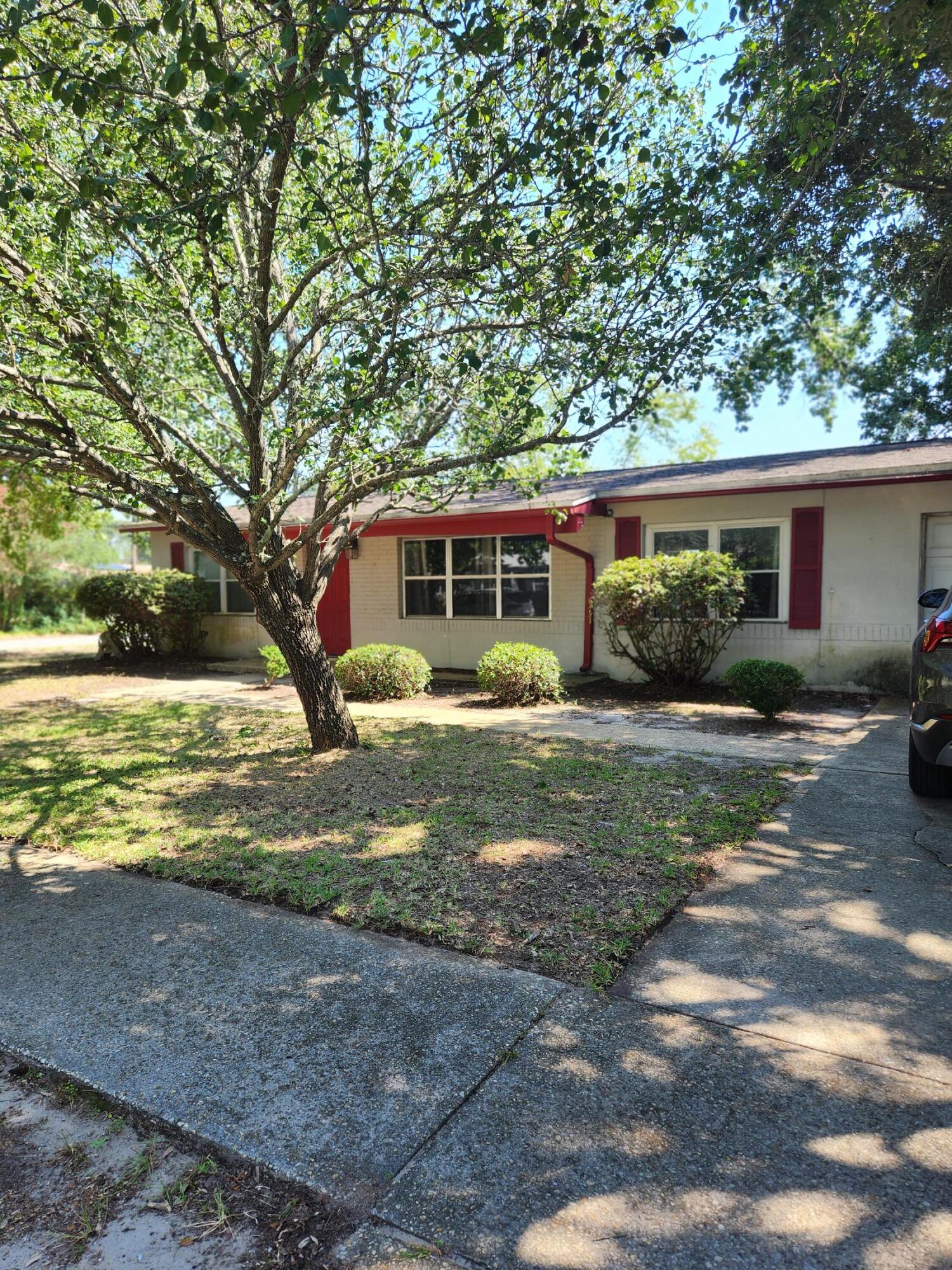 OAK TREE PARK - Residential