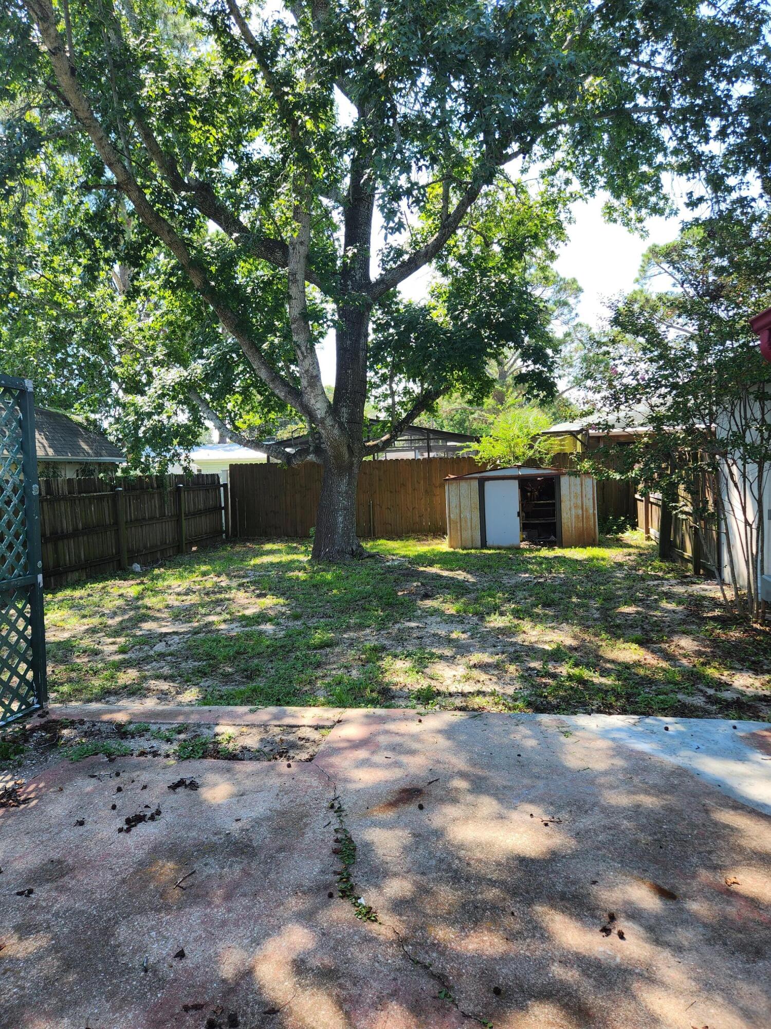 OAK TREE PARK - Residential