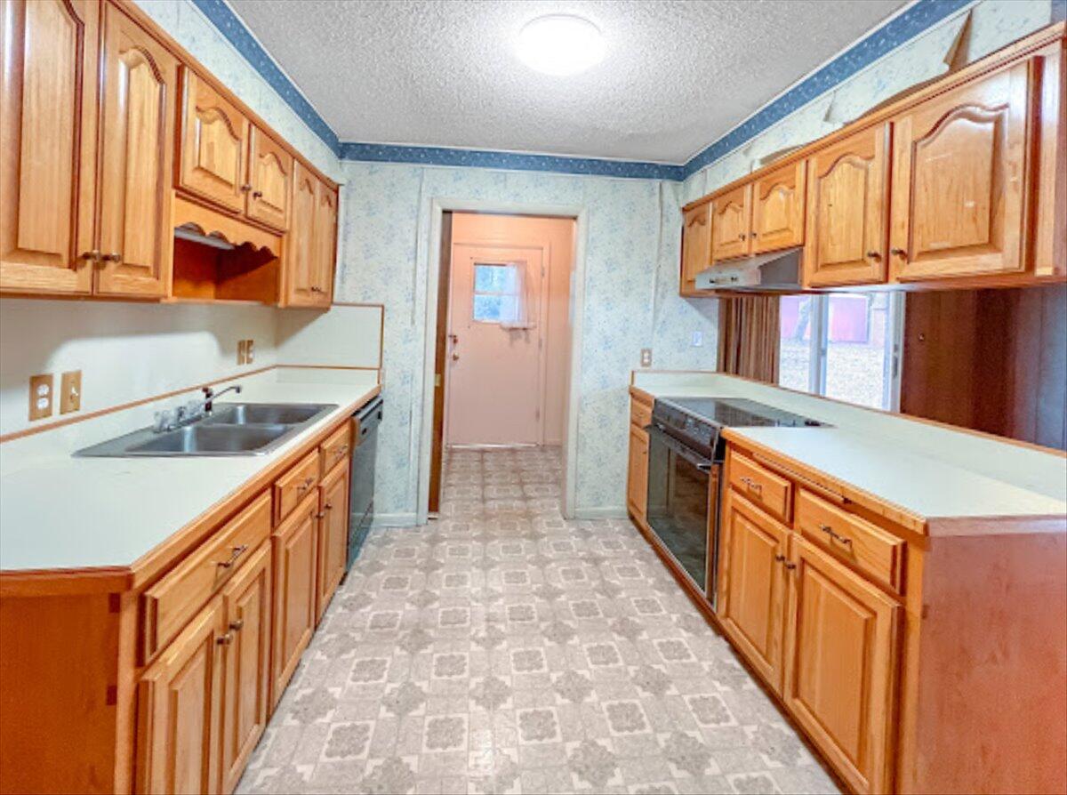 PINE LAKE ESTATES - Residential