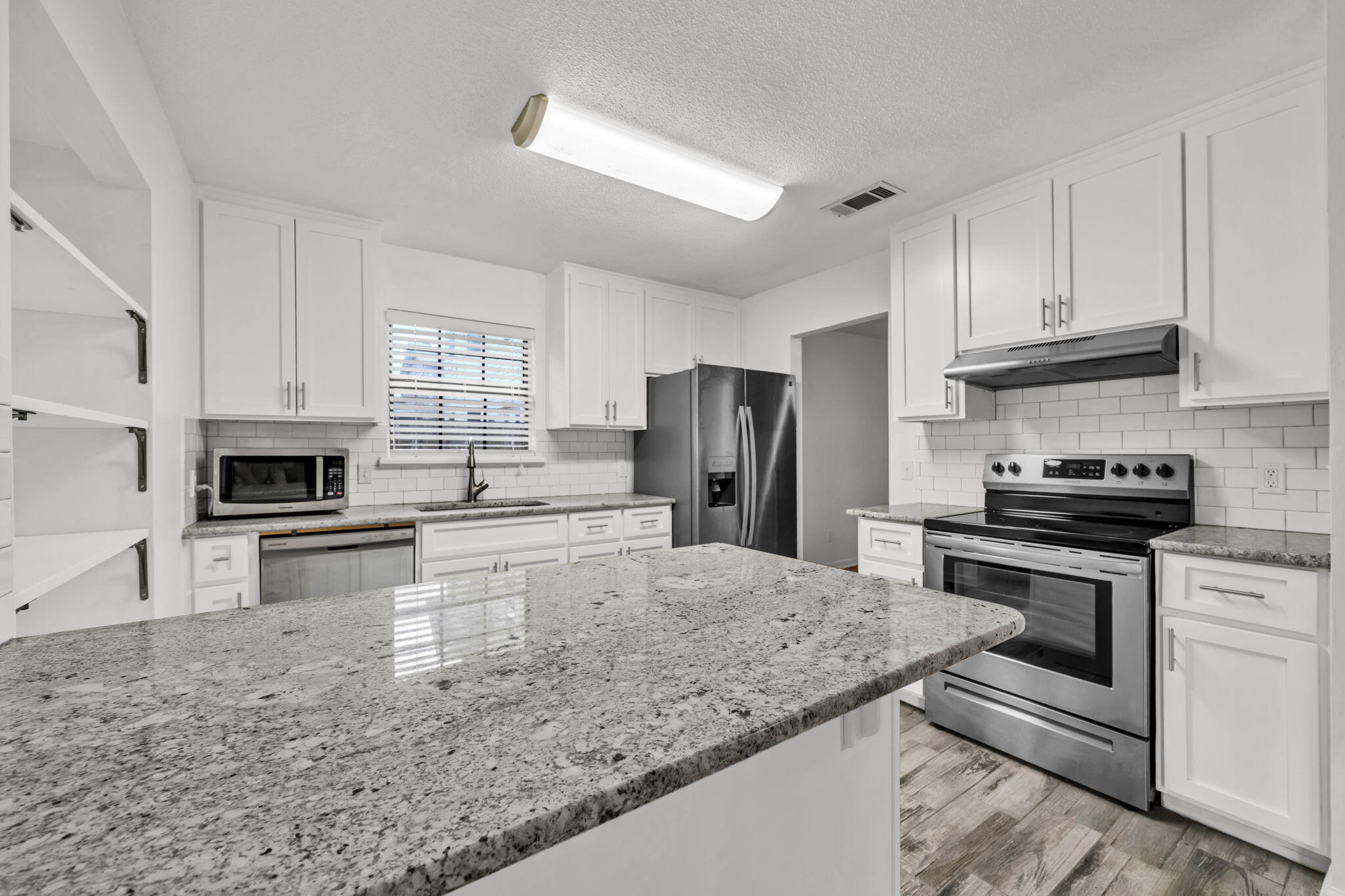 CREEKSIDE 4 - Residential Lease